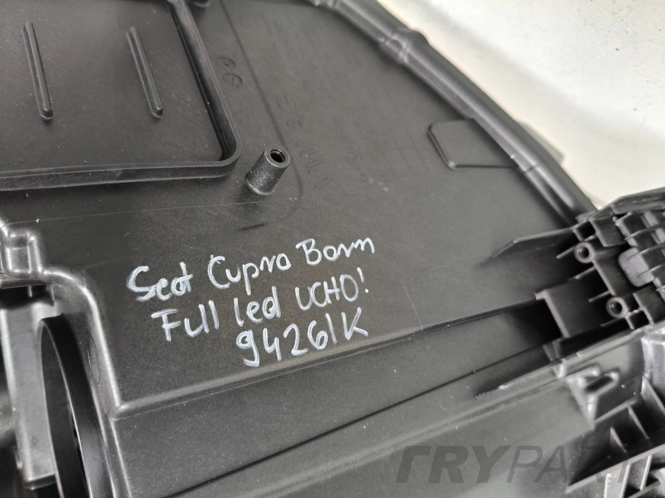 RIGHT HEADLIGHT LAMP SEAT CUPRA BORN 10E 21- FULL LED
