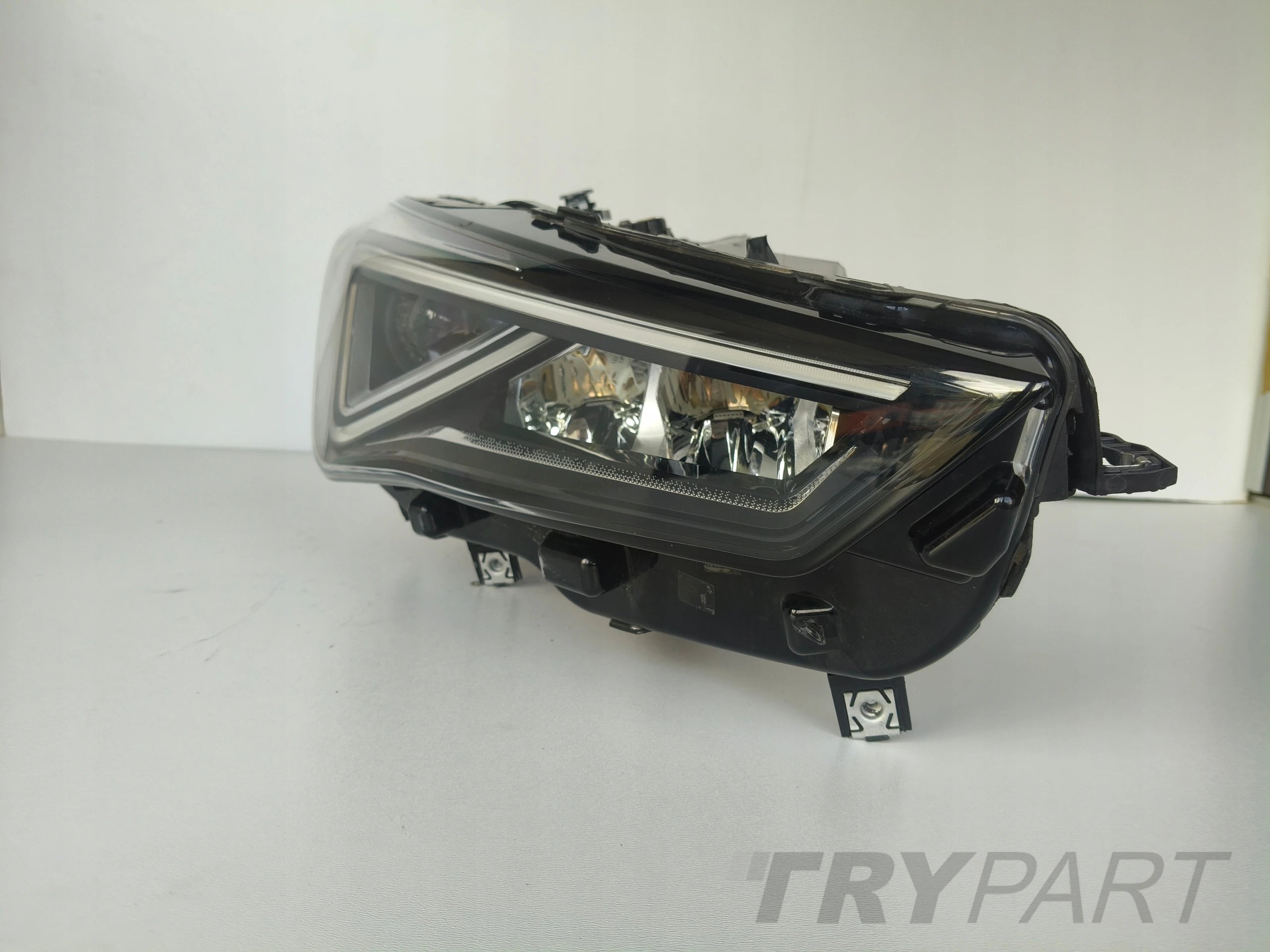 RIGHT HEADLIGHT LAMP SEAT TARRACO 5FJ 18- FULL LED