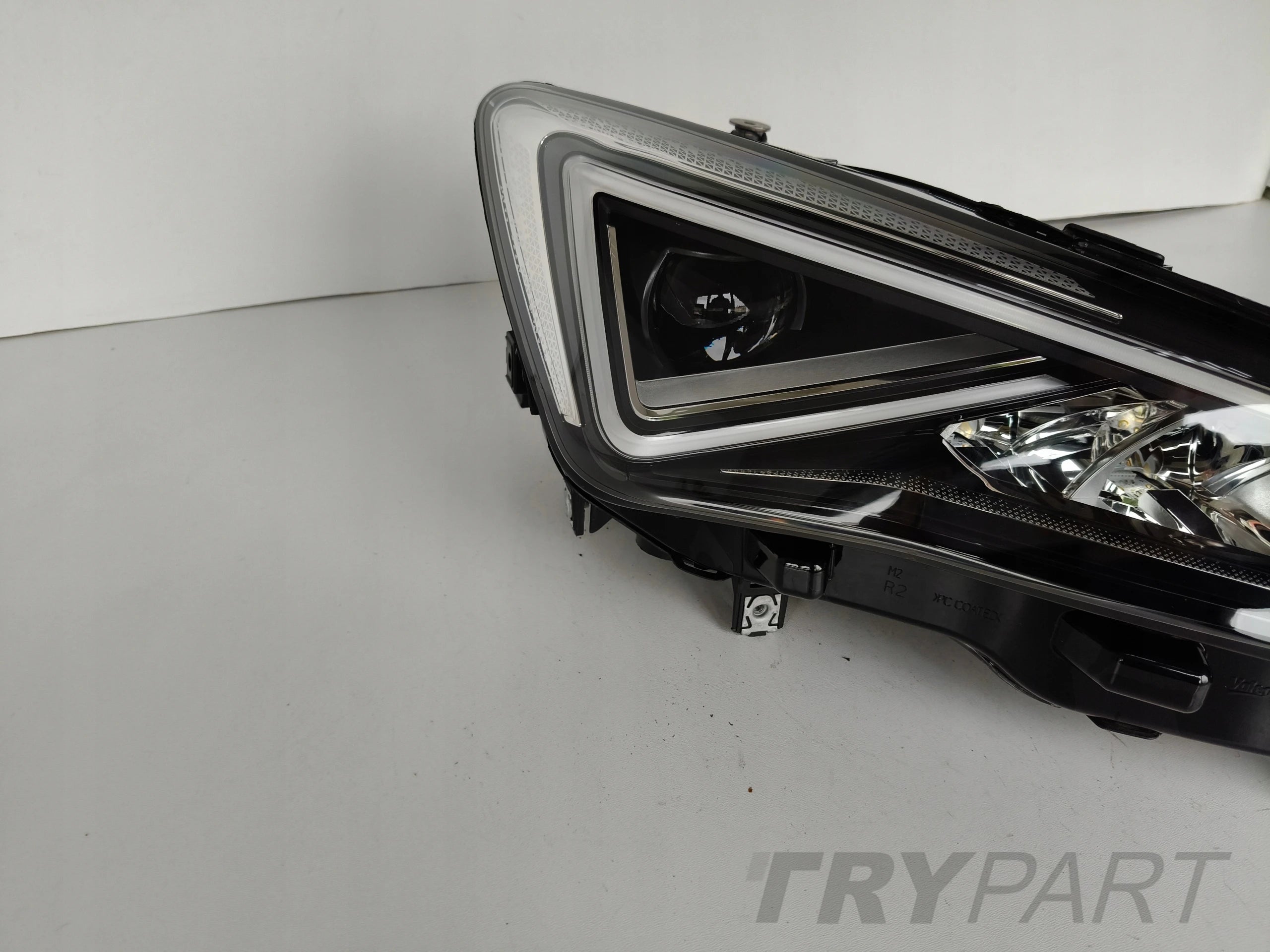 RIGHT HEADLIGHT LAMP SEAT TARRACO 5FJ 18- FULL LED