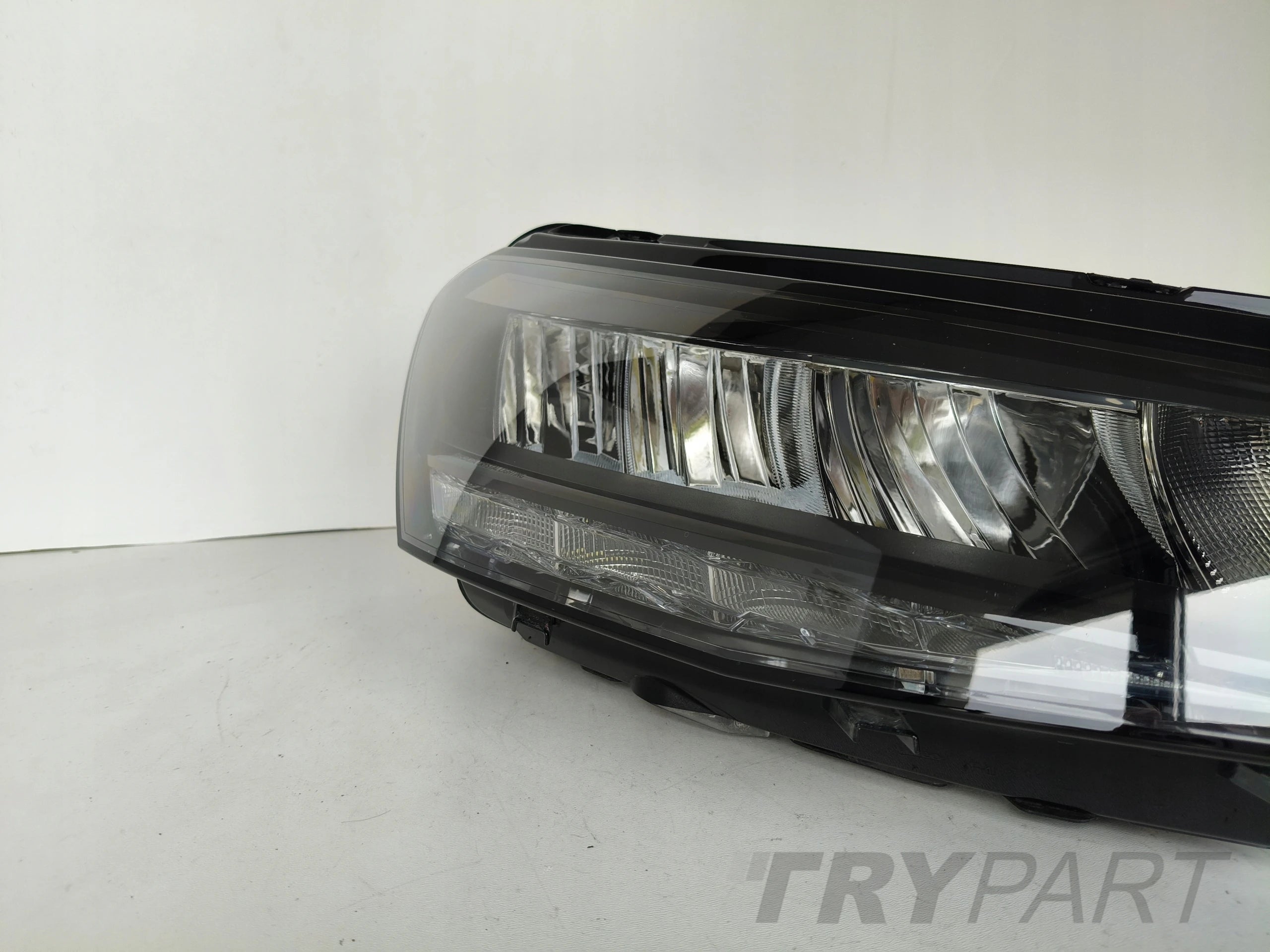 RIGHT HEADLIGHT LAMP SKODA FABIA 4 IV 6VA 20- FULL LED