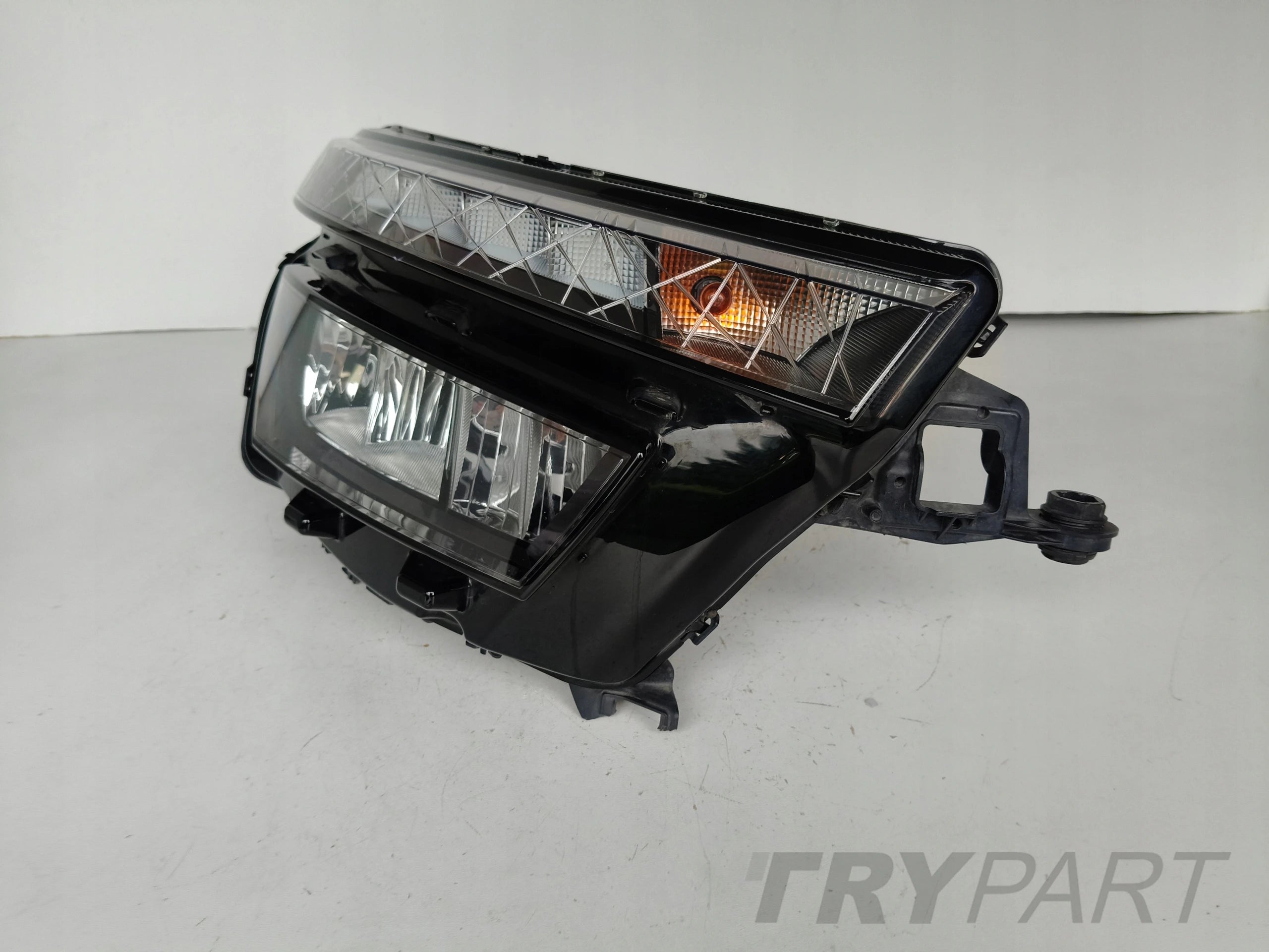 RIGHT HEADLIGHT LAMP SKODA KAMIQ 658 18- LED
