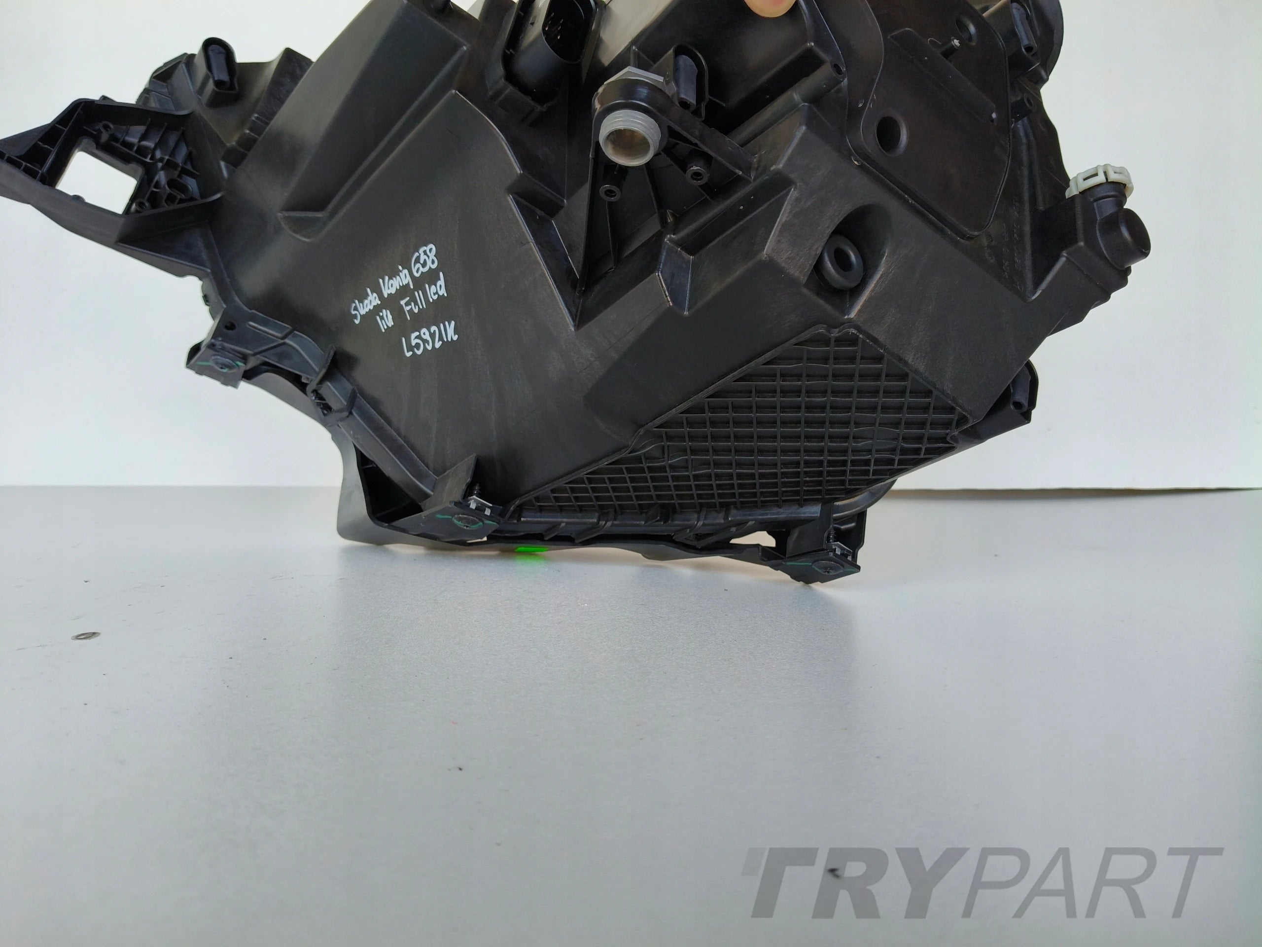 RIGHT HEADLIGHT LAMP SKODA KAMIQ 658 FACELIFT FULL LED