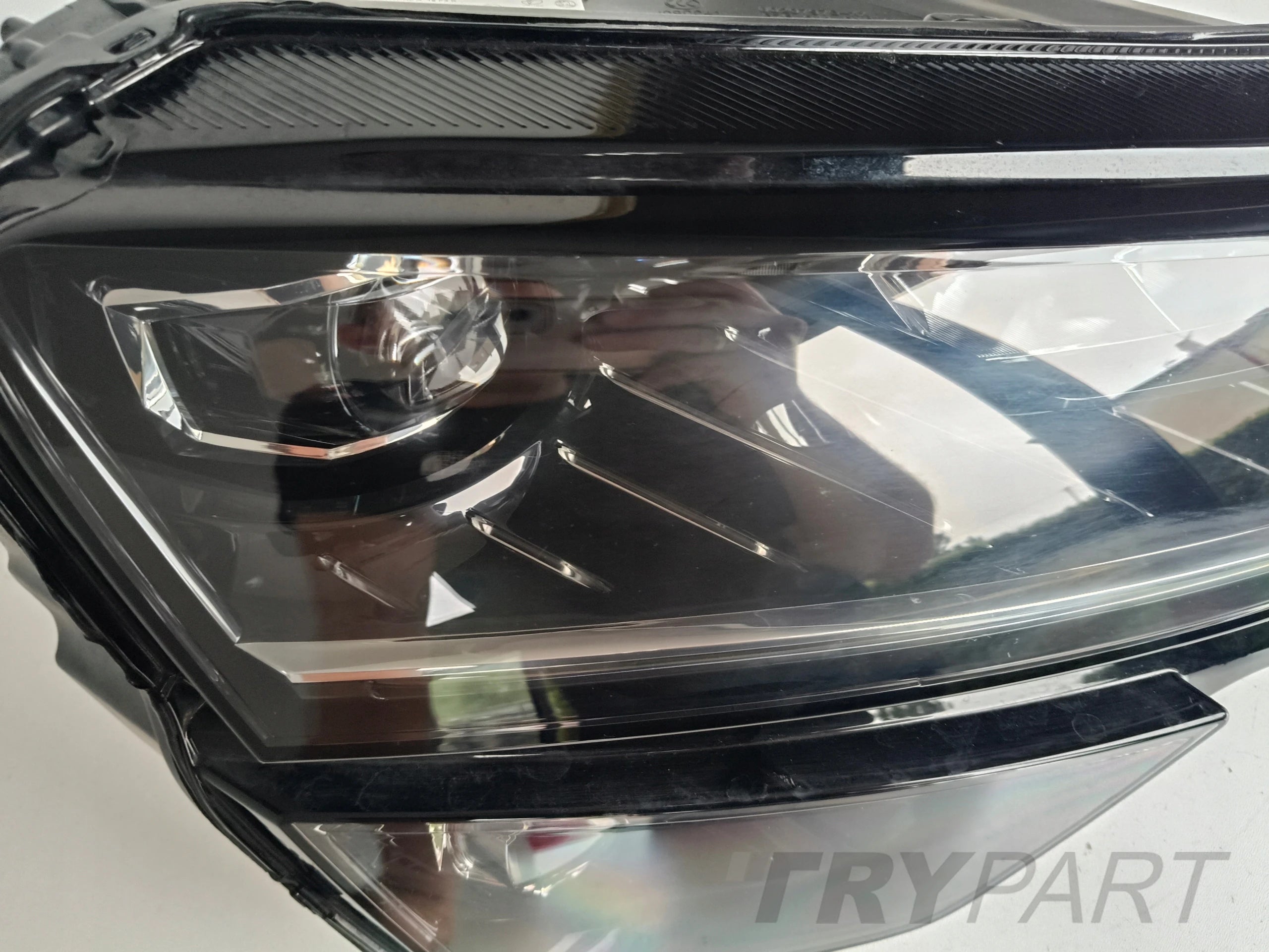 RIGHT HEADLIGHT LAMP SKODA KAROQ 57A 17- FULL LED