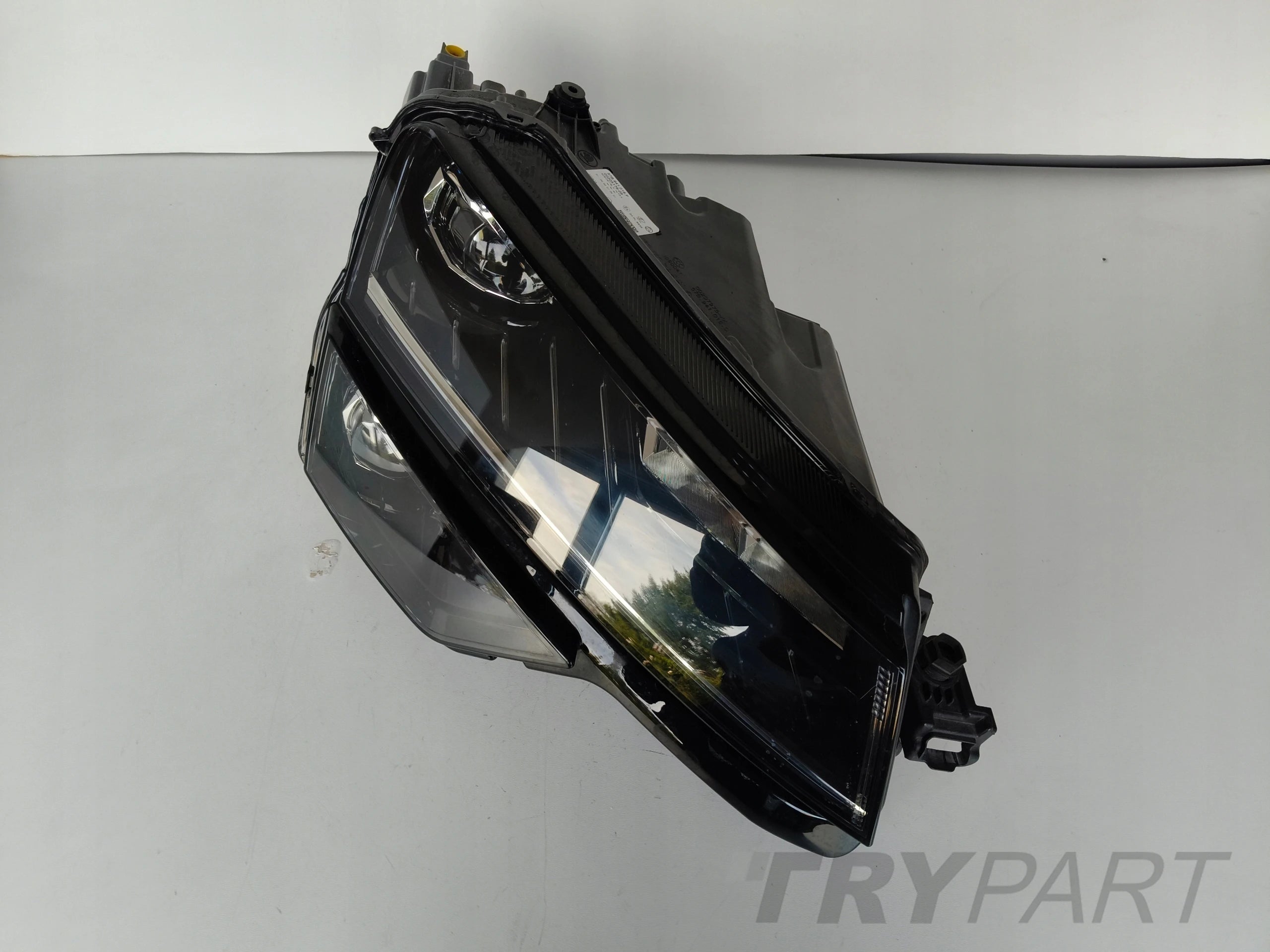 RIGHT HEADLIGHT LAMP SKODA KAROQ 57A 17- FULL LED