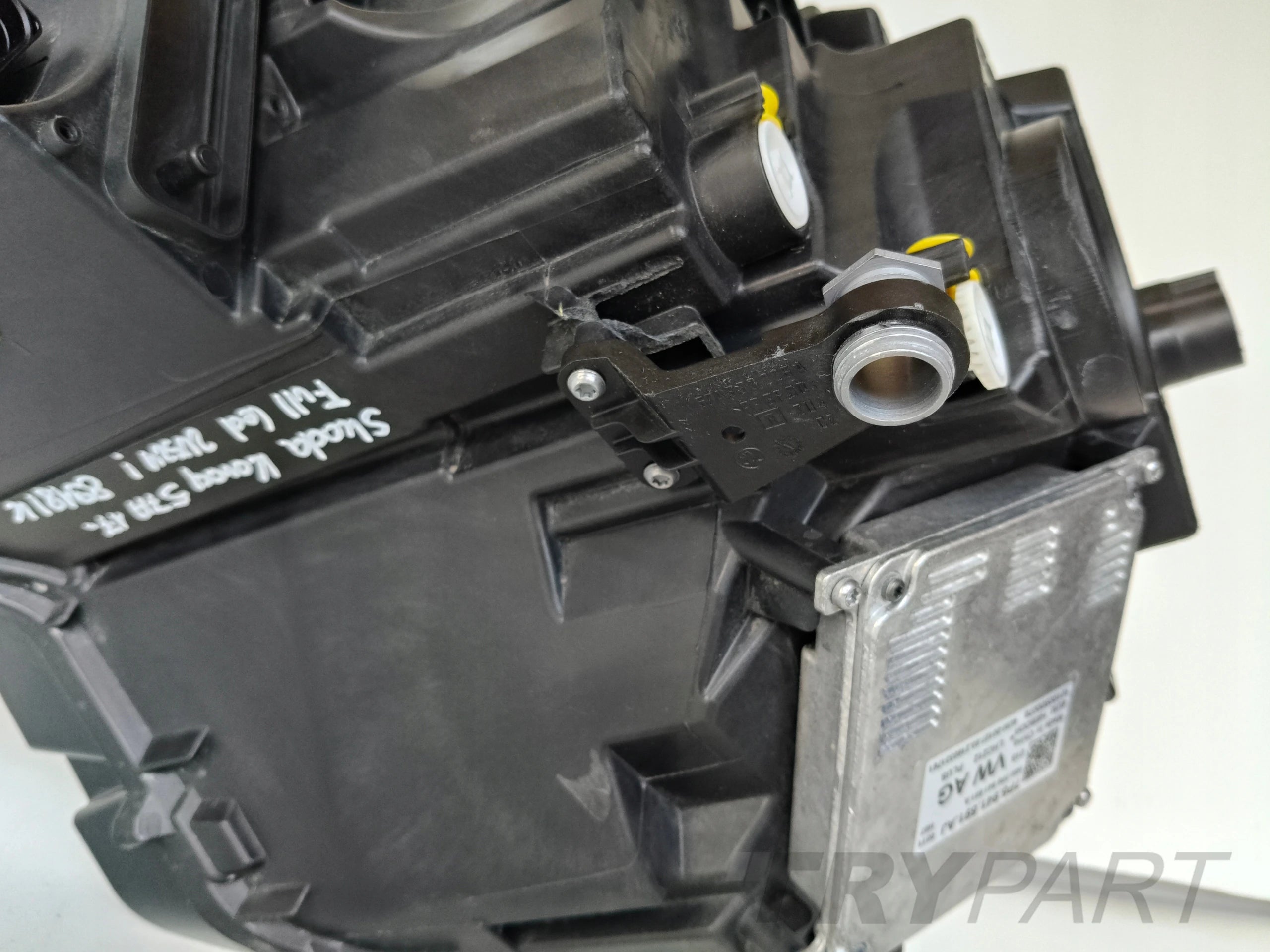 RIGHT HEADLIGHT LAMP SKODA KAROQ 57A 17- FULL LED
