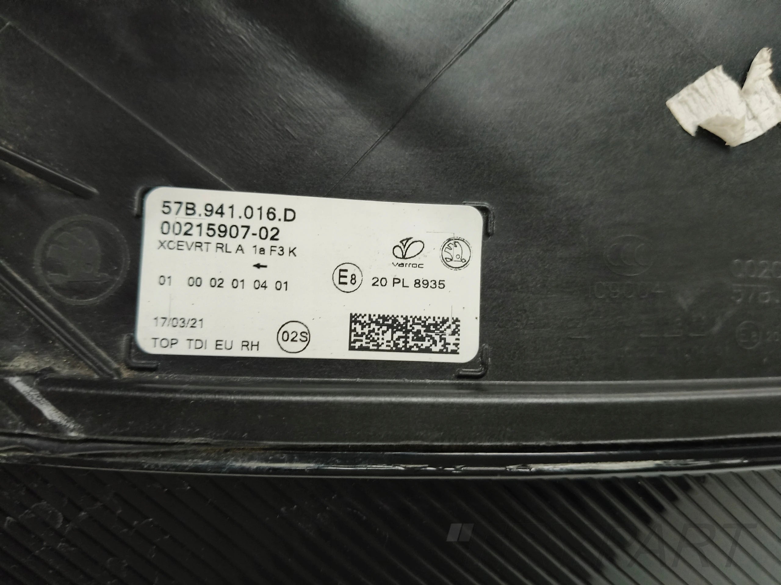 RIGHT HEADLIGHT LAMP SKODA KAROQ 57A 17- FULL LED