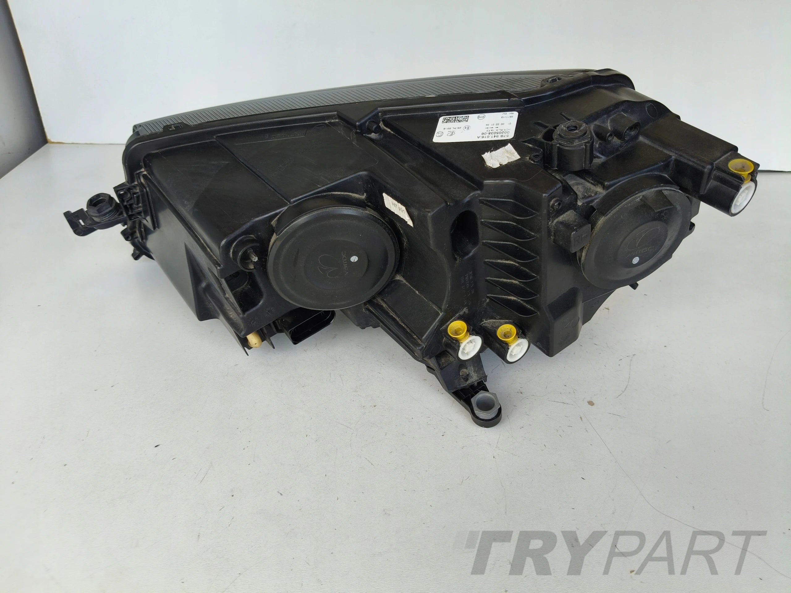 RIGHT HEADLIGHT LAMP SKODA KAROQ 57A 17- LED