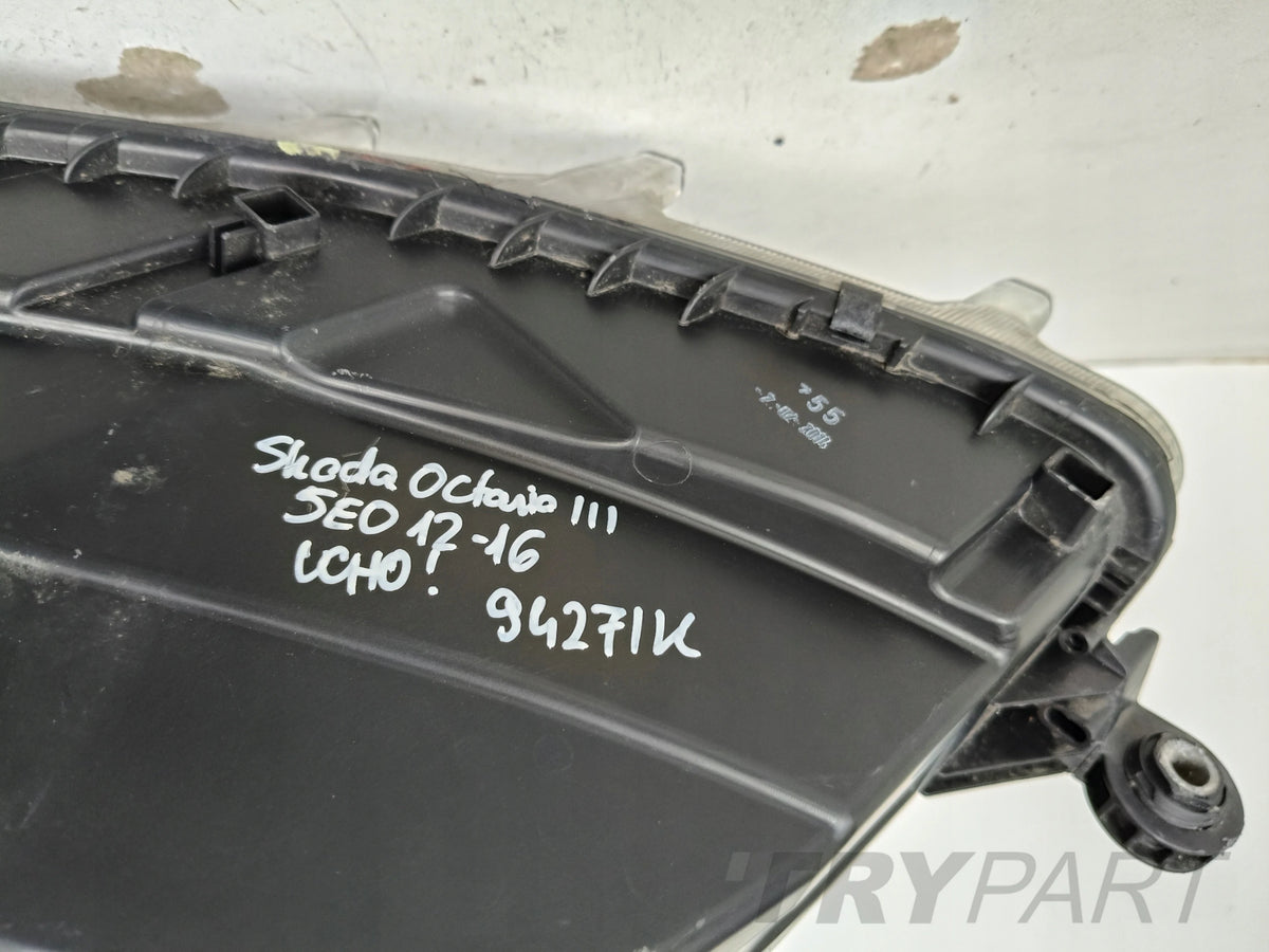 RIGHT HEADLIGHT LAMP SKODA OCTAVIA III 3 5E 5E0 12-16