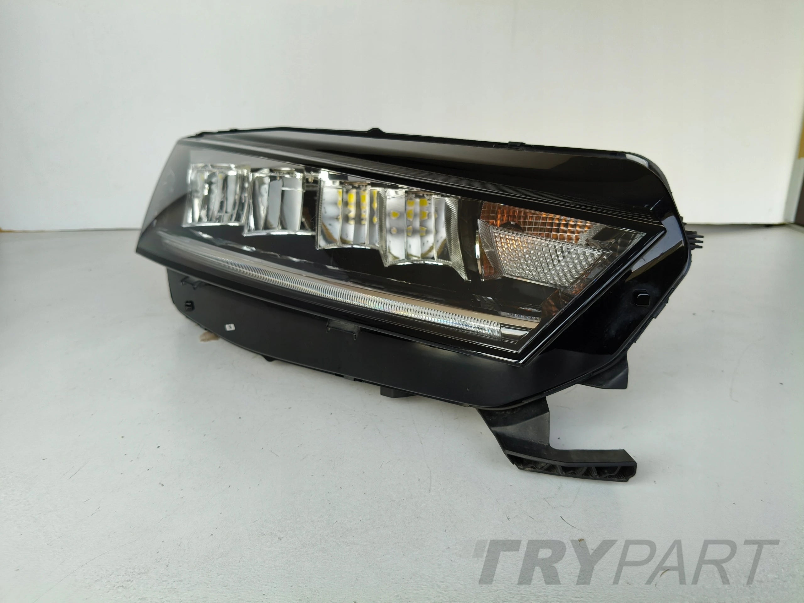 RIGHT HEADLIGHT LAMP SKODA OCTAVIA IV 4 5E3 20- FULL LED