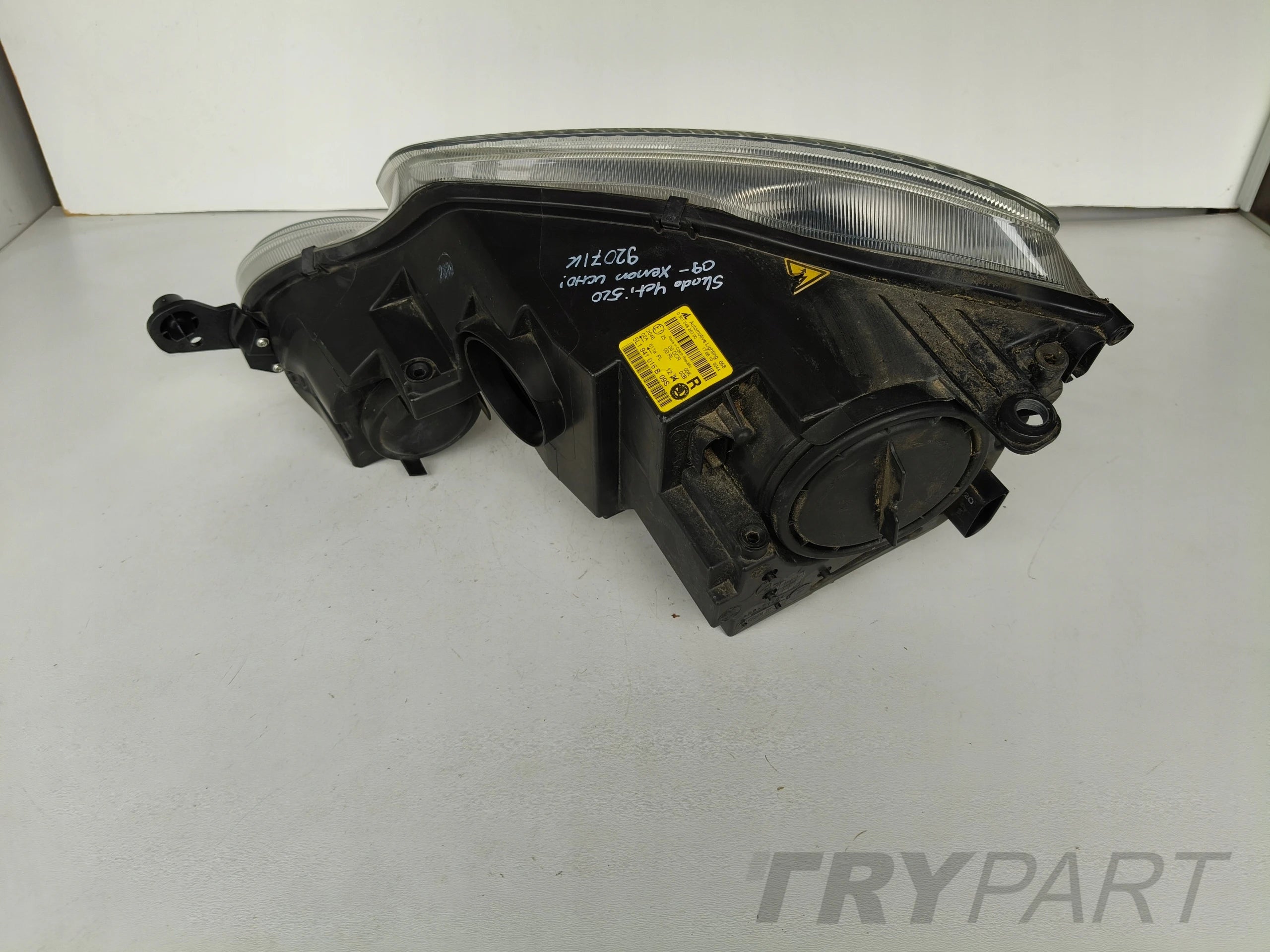 RIGHT HEADLIGHT LAMP SKODA YETI 5L 5L0 09-13 XENON