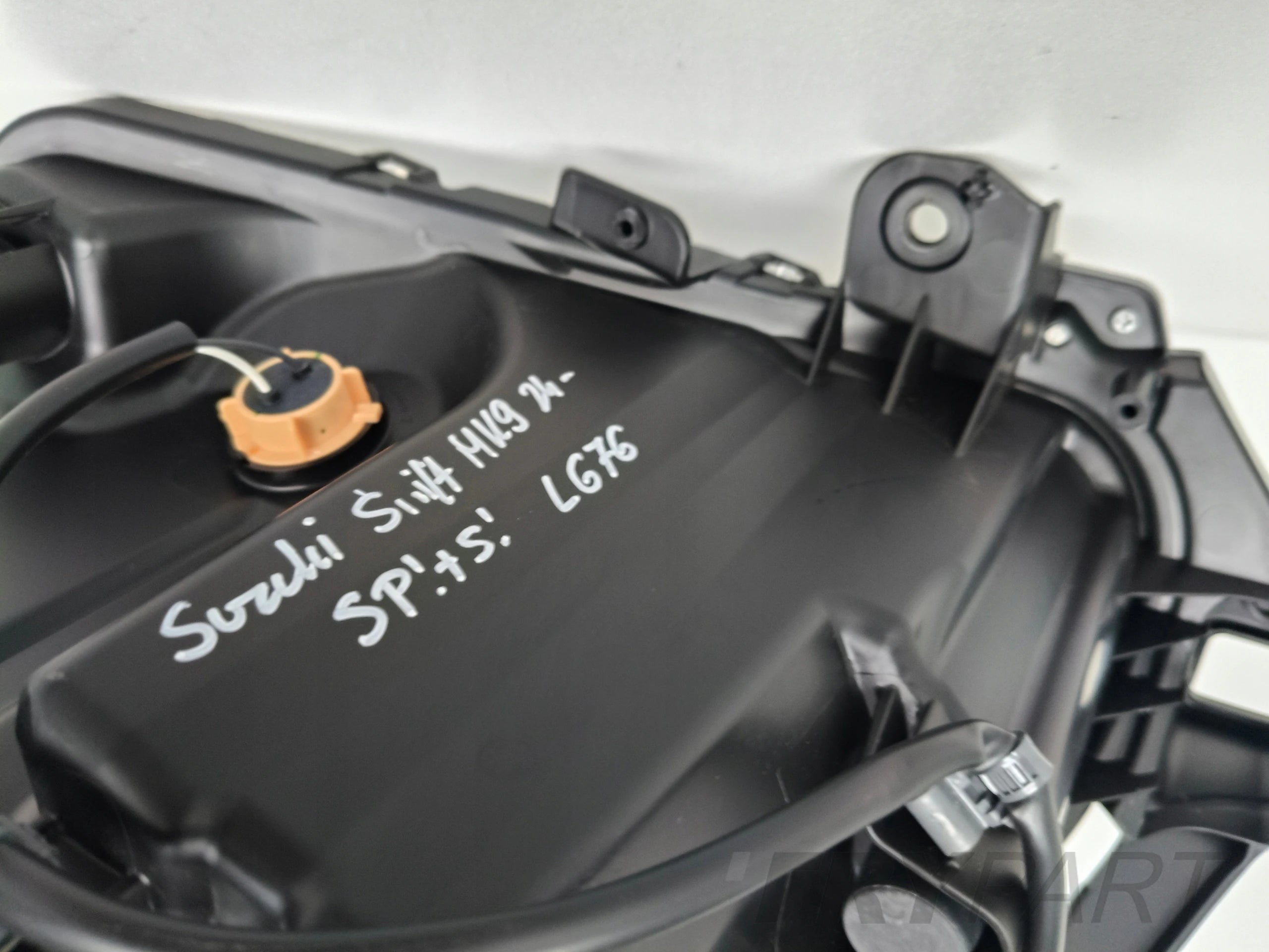 RIGHT HEADLIGHT LAMP SUZUKI SWIFT MK9 24- FULL LED