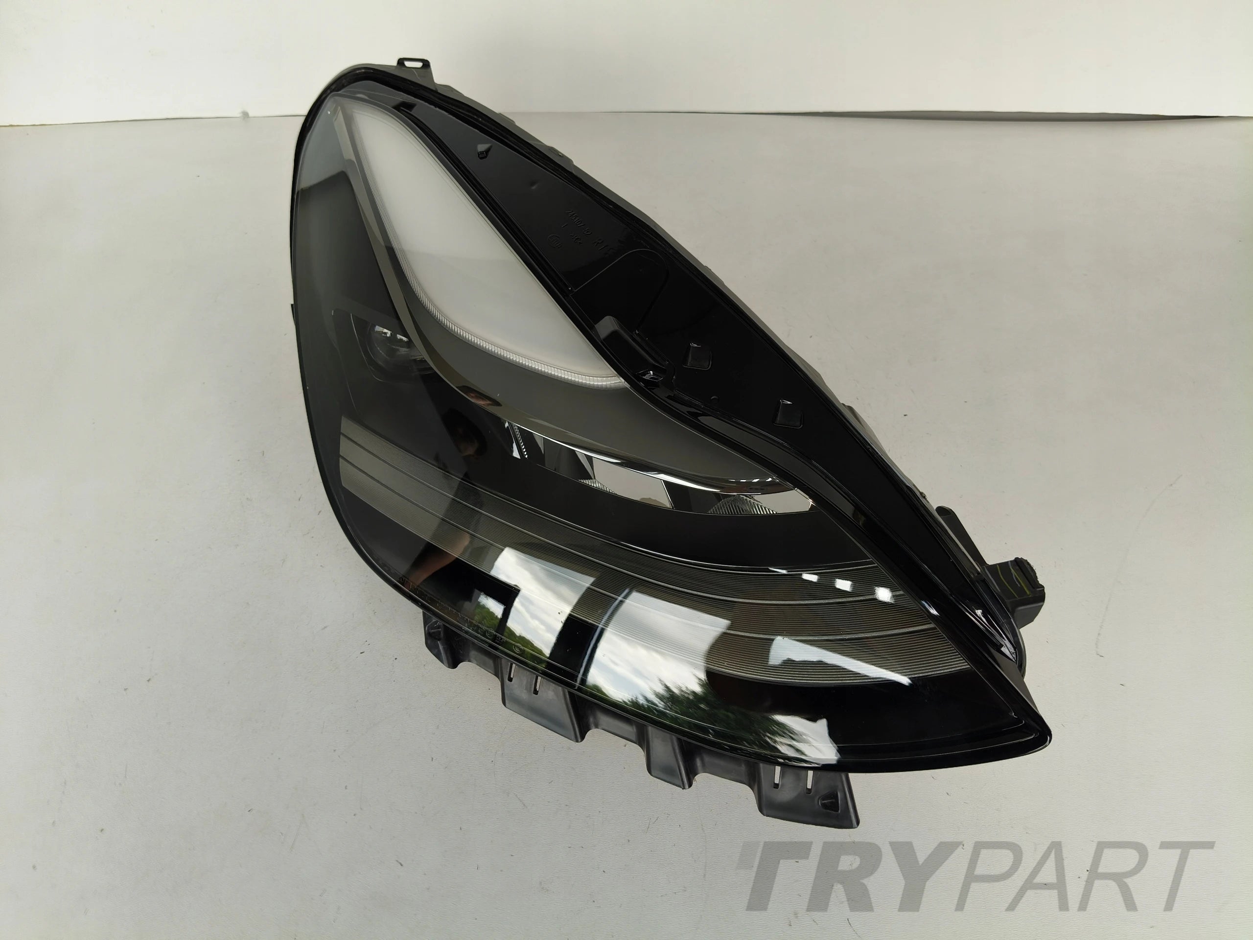 RIGHT HEADLIGHT LAMP TESLA MODEL 3 Y 20- LIFT FULL LED
