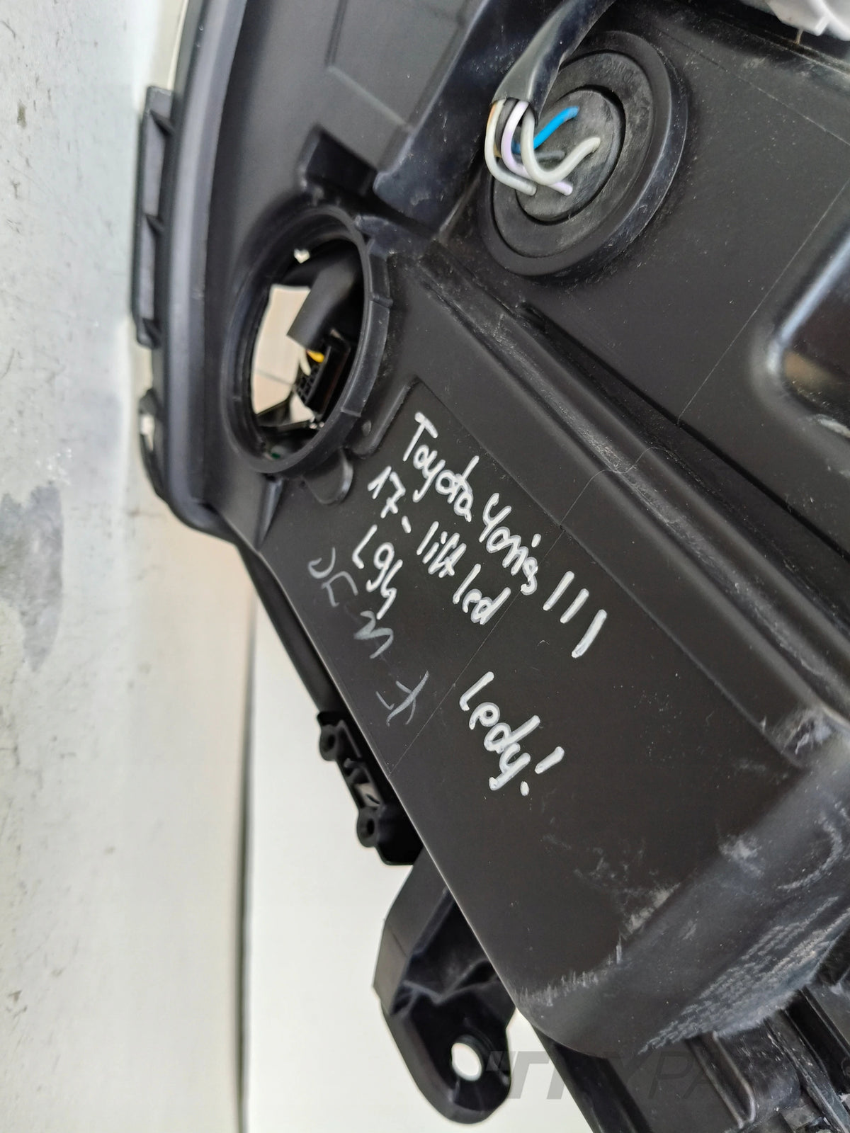 RIGHT HEADLIGHT LAMP TOYOTA YARIS III 17- FACELIFT LED