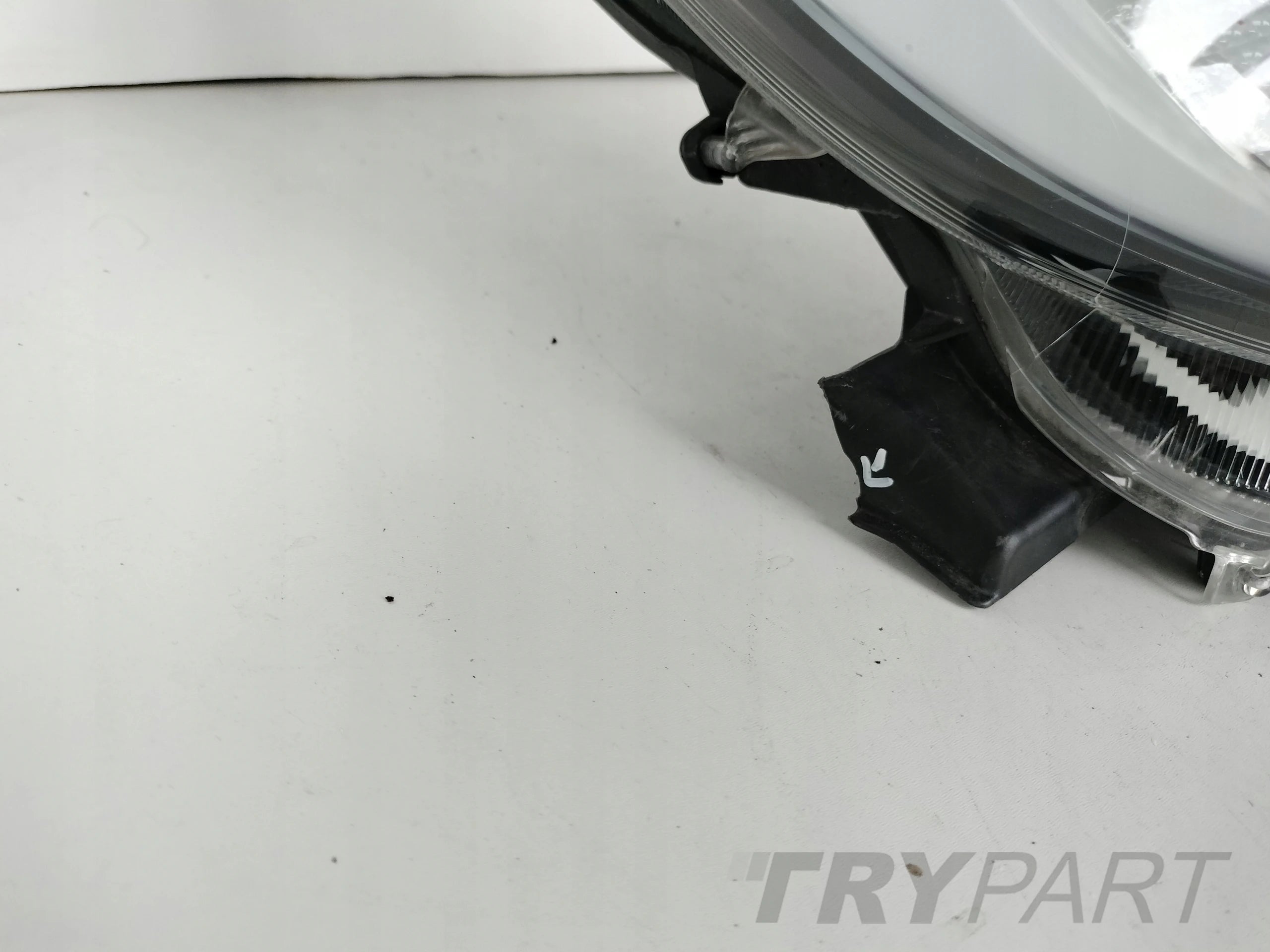 RIGHT HEADLIGHT LAMP TOYOTA YARIS IV 20- MAZDA 2 23- FULL LED