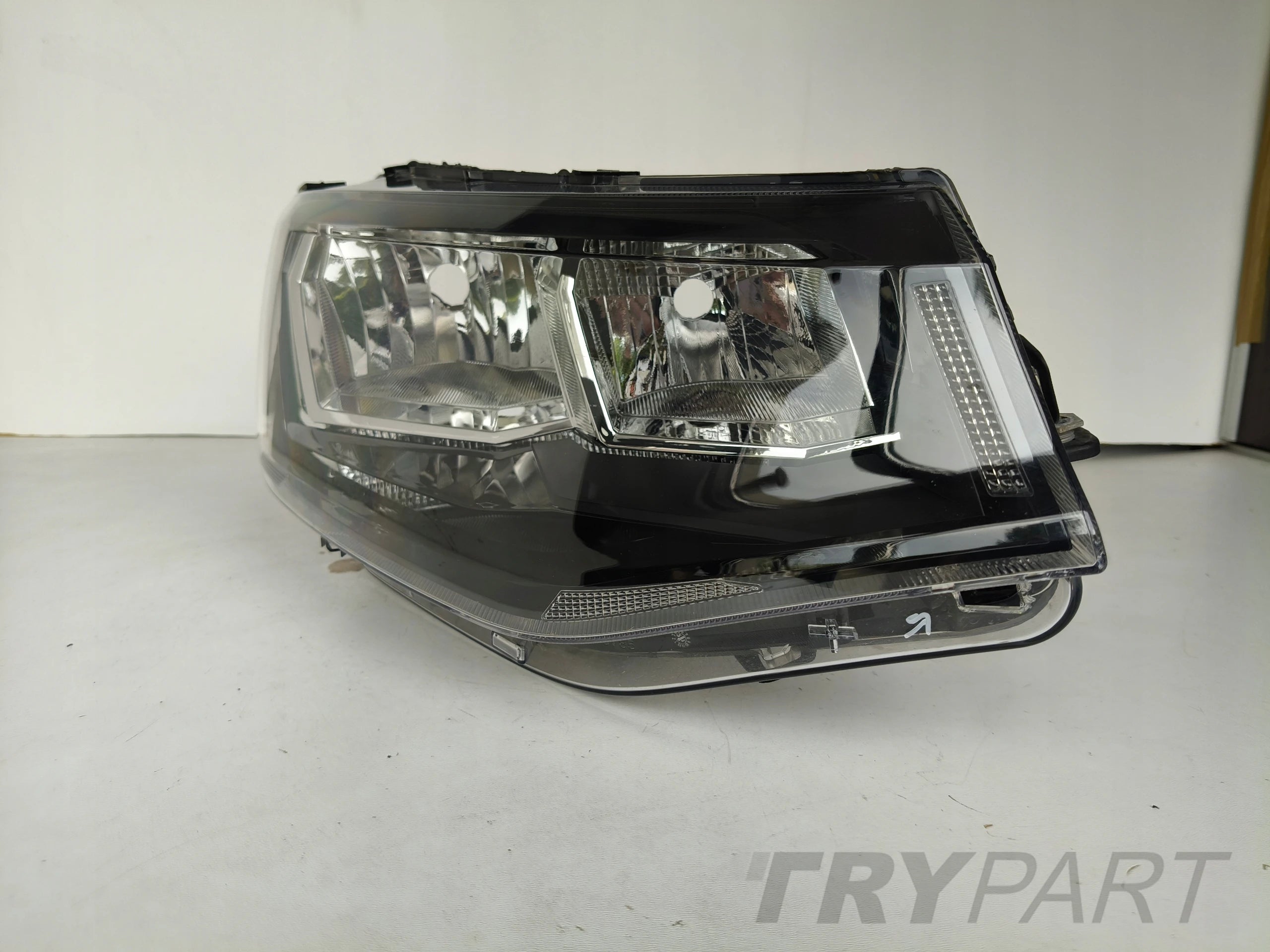 RIGHT HEADLIGHT LAMP VW CADDY 2K 2K8 20-