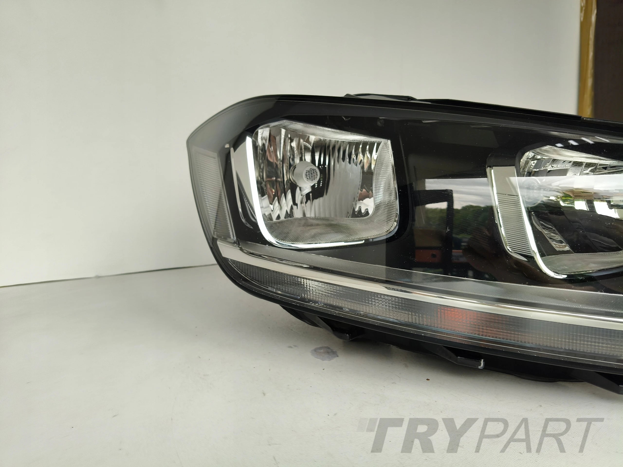 RIGHT HEADLIGHT LAMP VW GOLF SPORTSVAN 510 14-