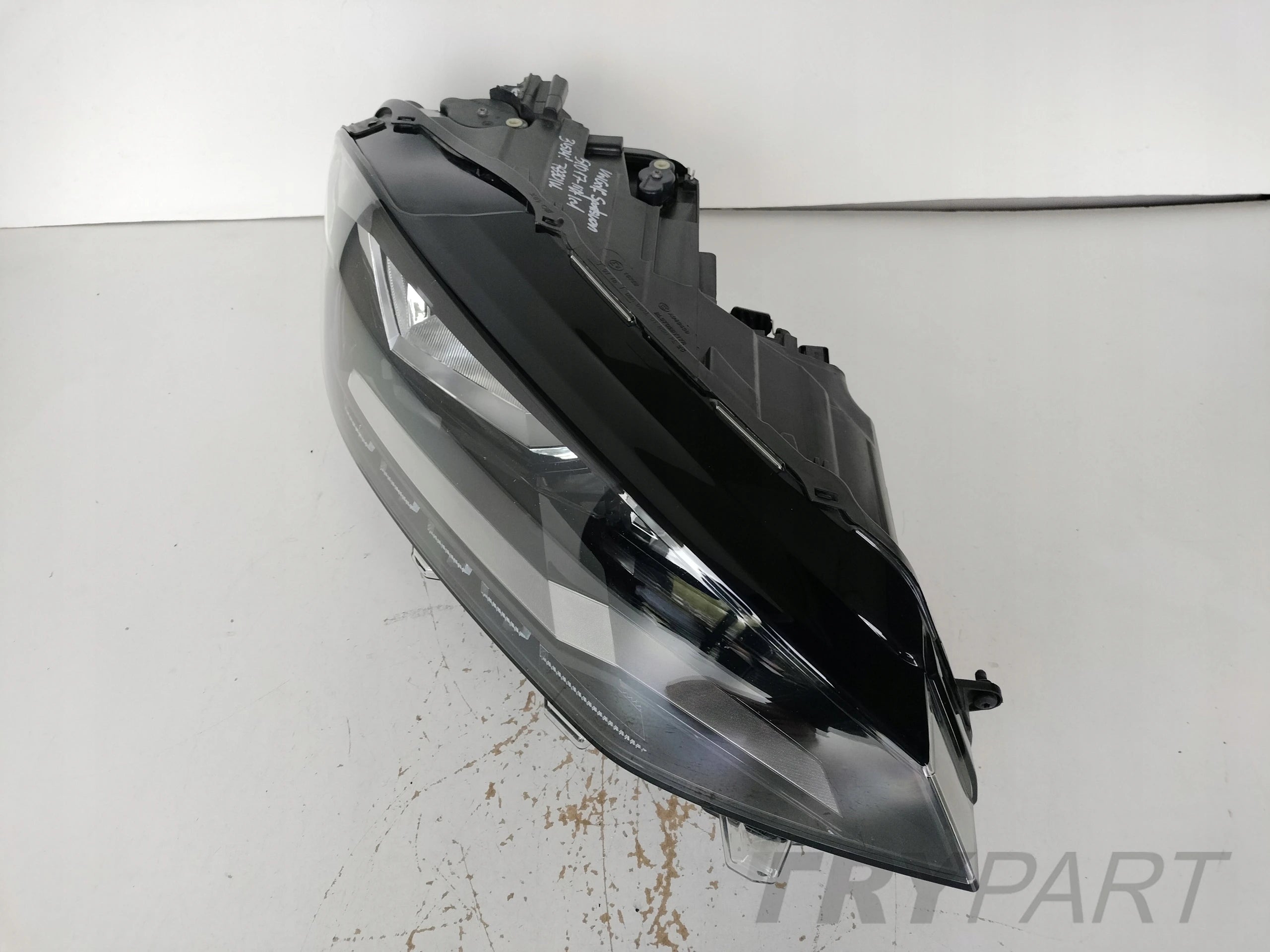 RIGHT HEADLIGHT LAMP VW GOLF SPORTSVAN 510 17- FACELIFT LED