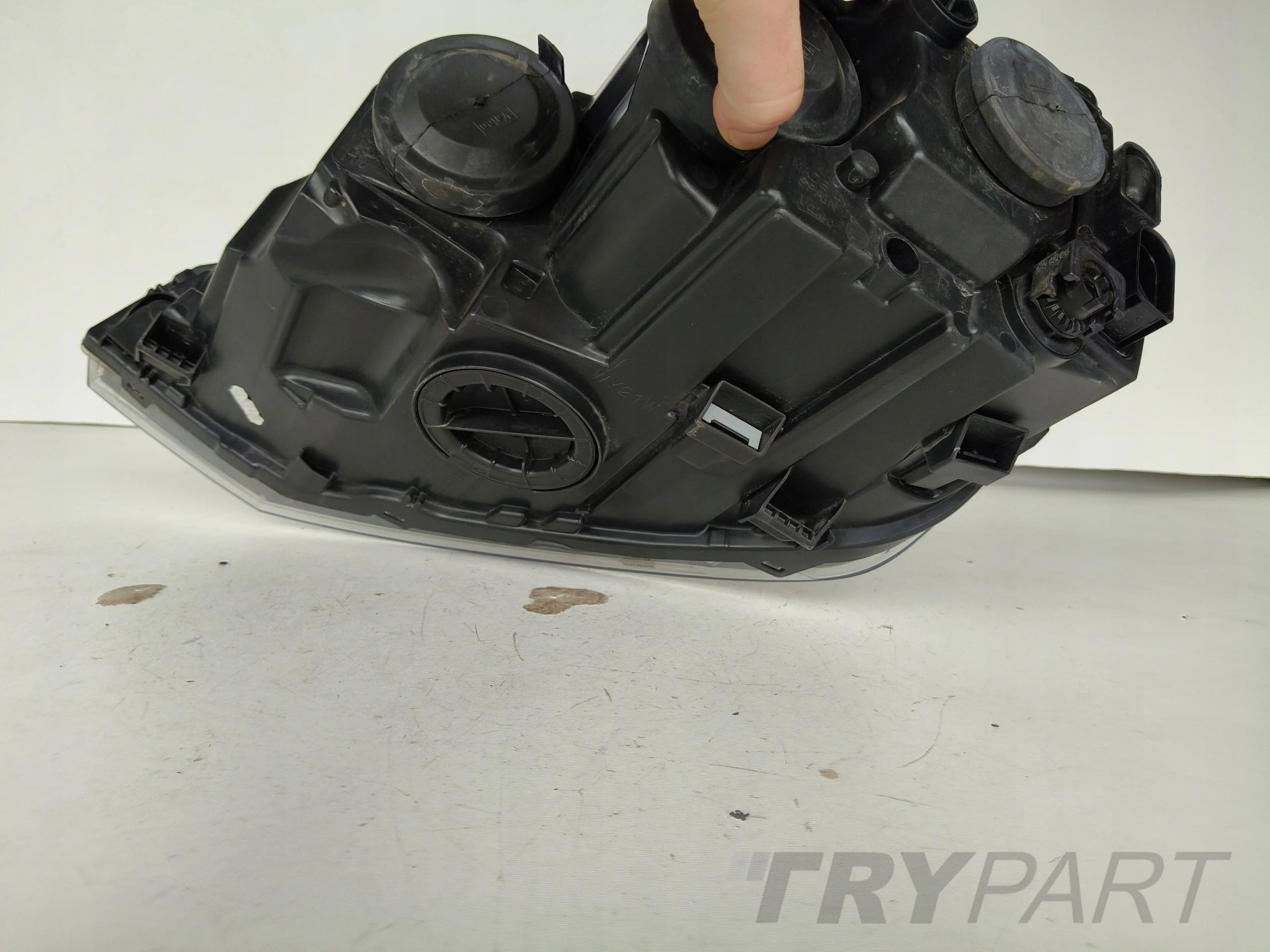 RIGHT HEADLIGHT LAMP VW POLO 2G 2G0 17-
