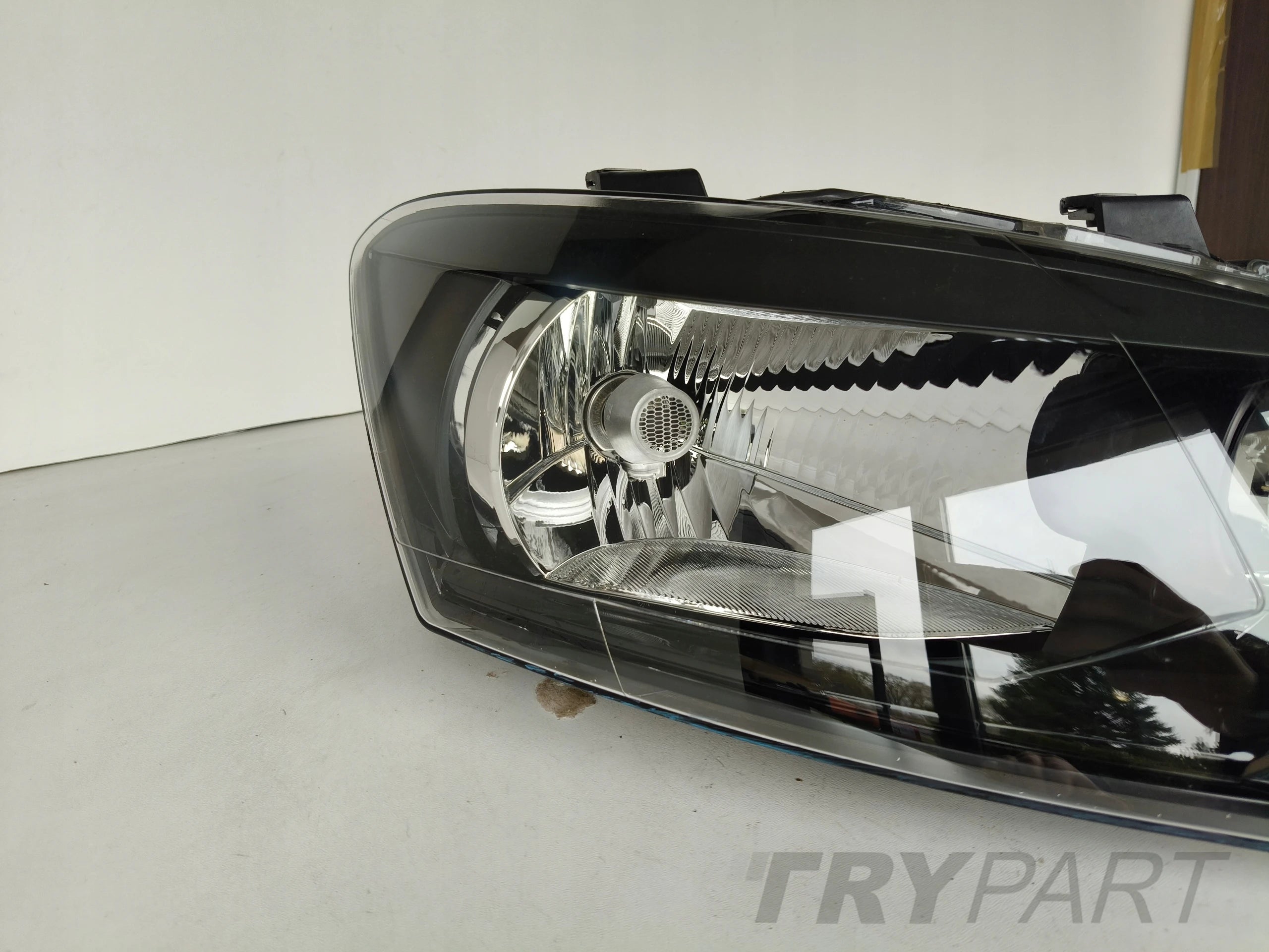 RIGHT HEADLIGHT LAMP VW POLO 6R 6R0 09-14 1-CHAMBER