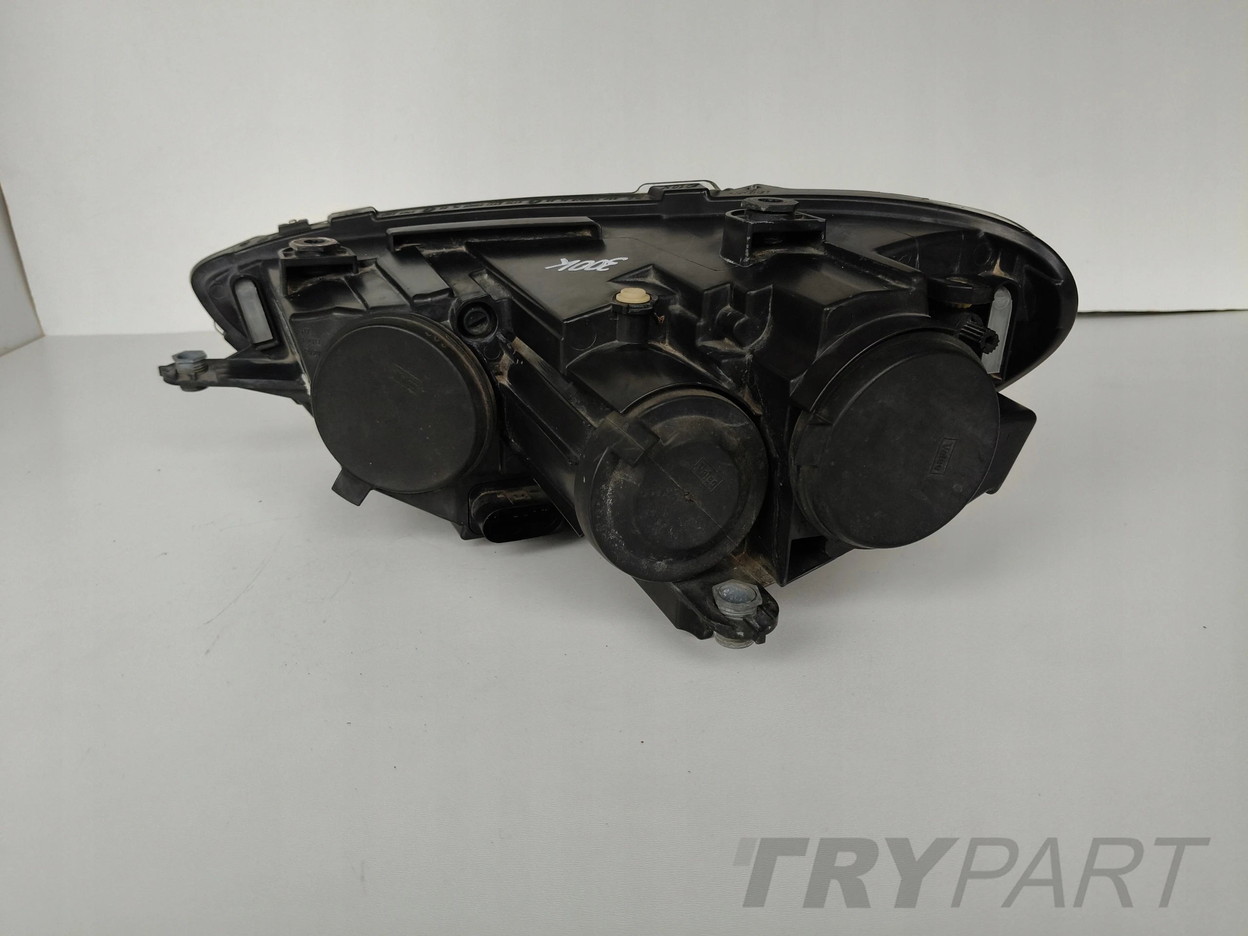 RIGHT HEADLIGHT LAMP VW SCIROCCO 1K8 08- XENON