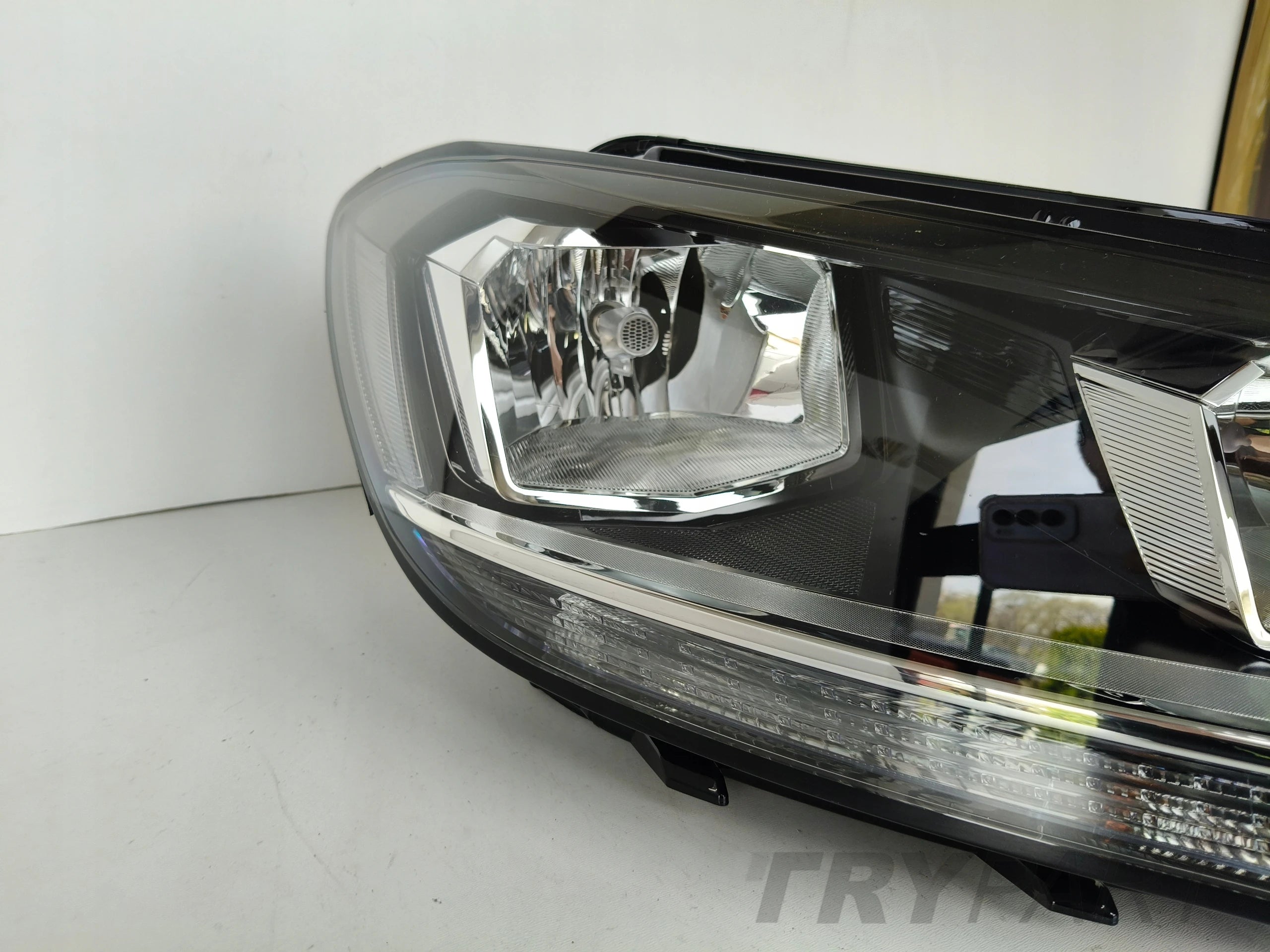 RIGHT HEADLIGHT LAMP VW TOURAN 5TA 16-