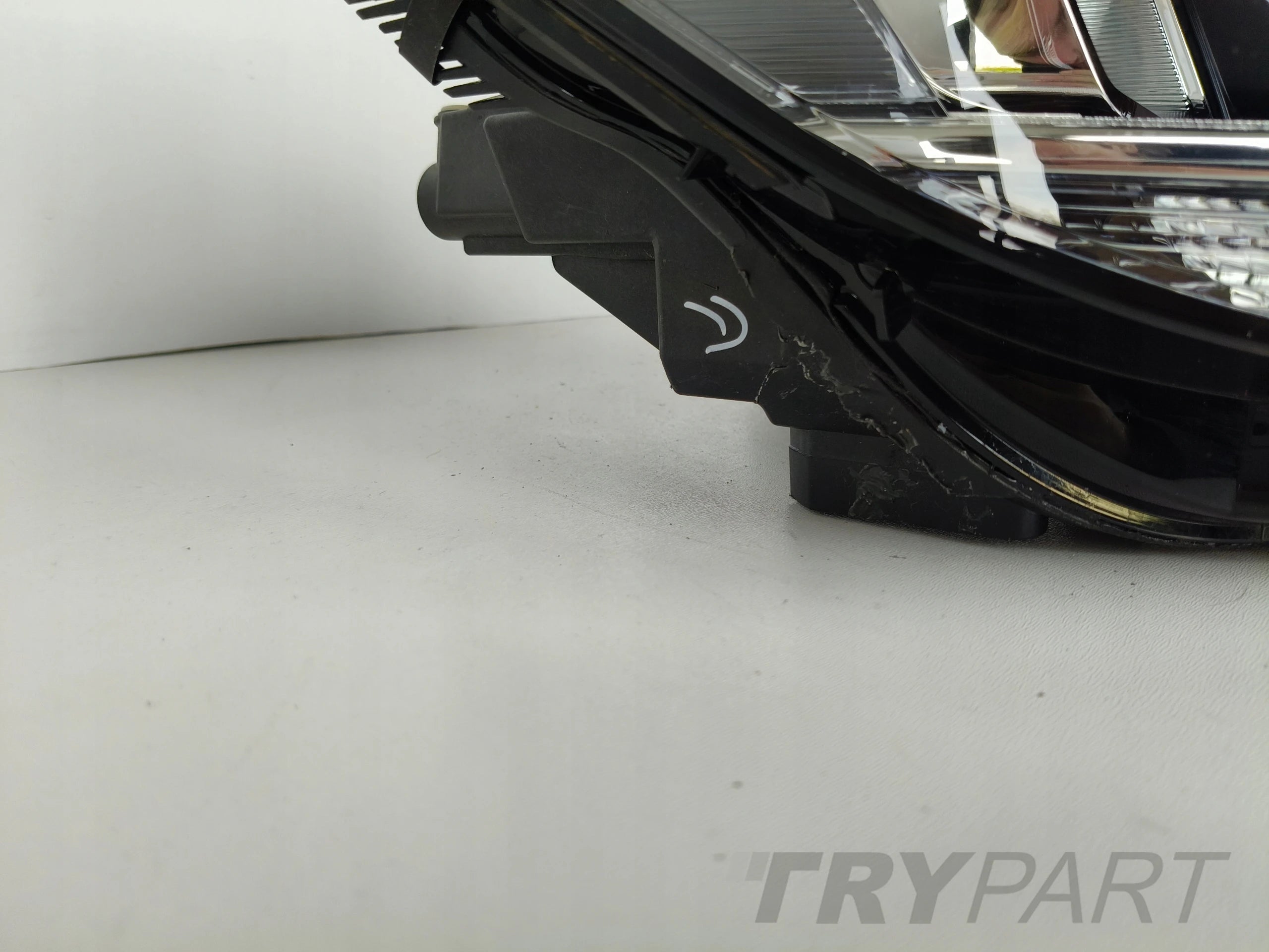 RIGHT HEADLIGHT LAMP VW TOURAN 5TA 16-