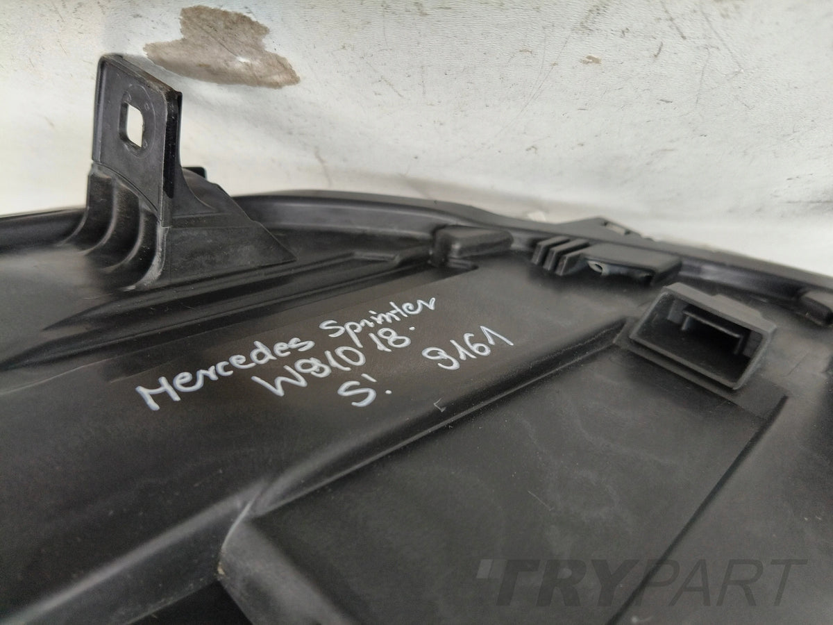 RIGHT HEADLIGHT MERCEDES SPRINTER W910 18-