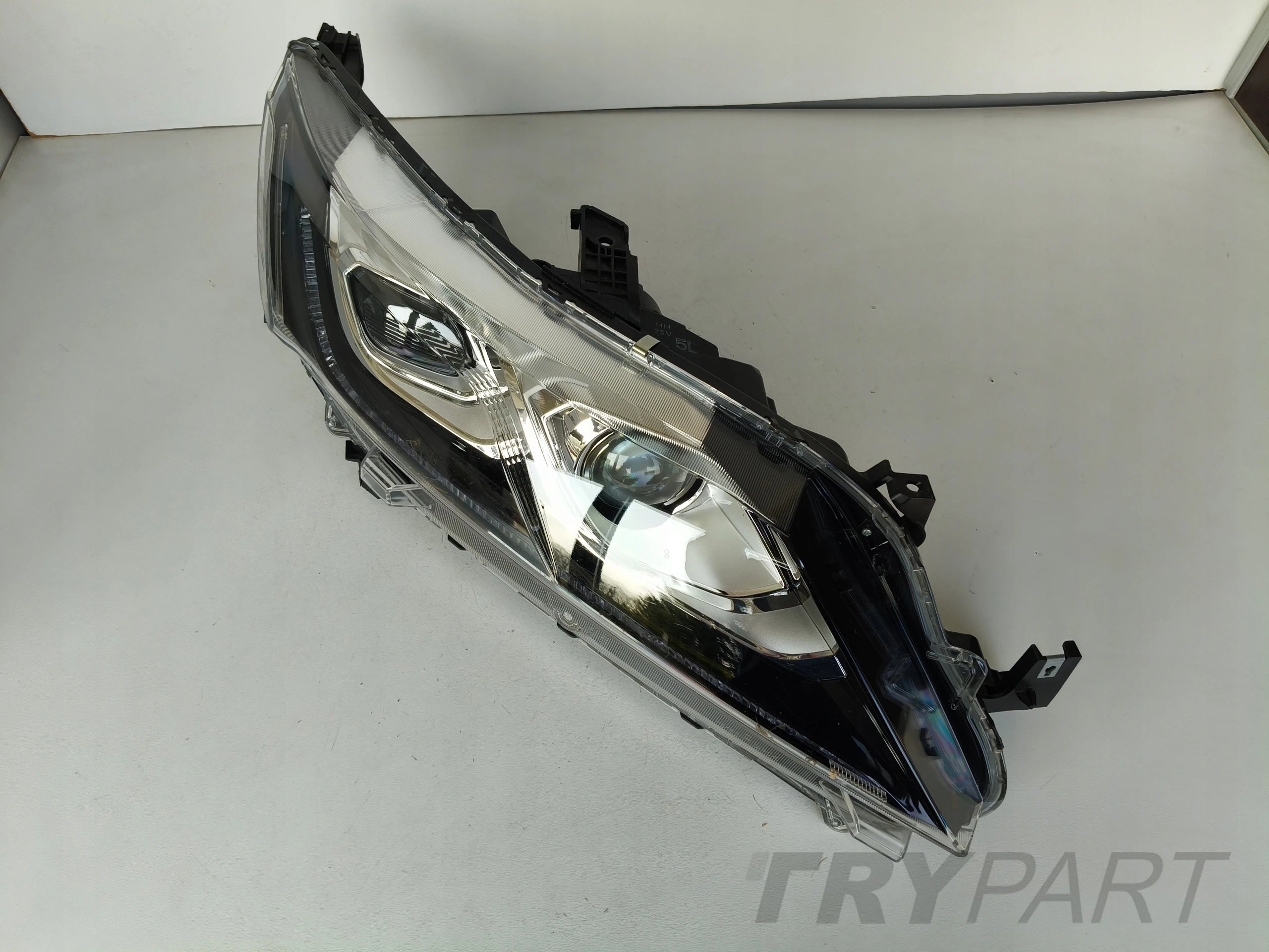 RIGHT HEADLIGHT MITSUBISHI ECLIPSE CROSS 17- LED