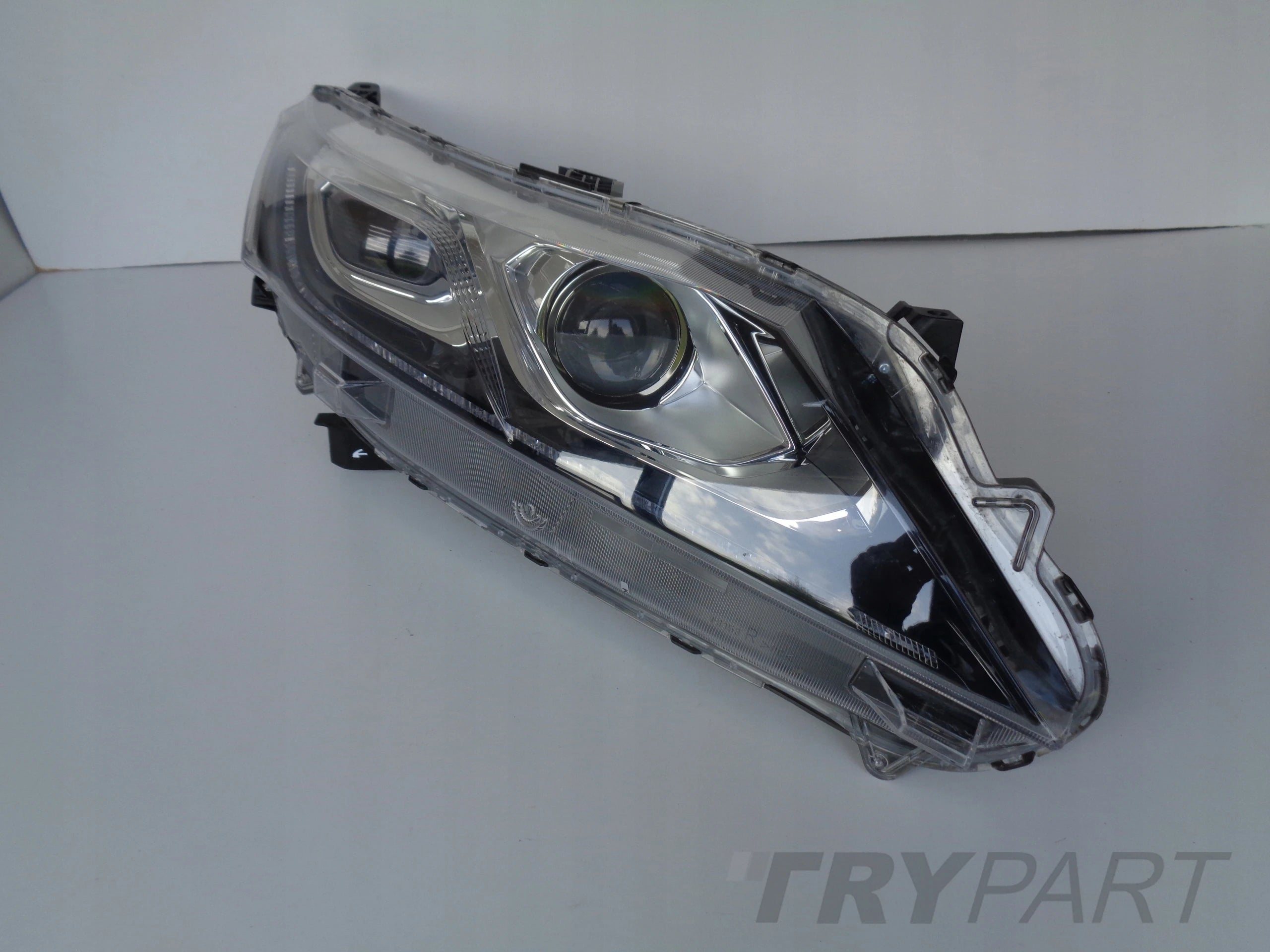 RIGHT HEADLIGHT MITSUBISHI ECLIPSE CROSS 17- LED