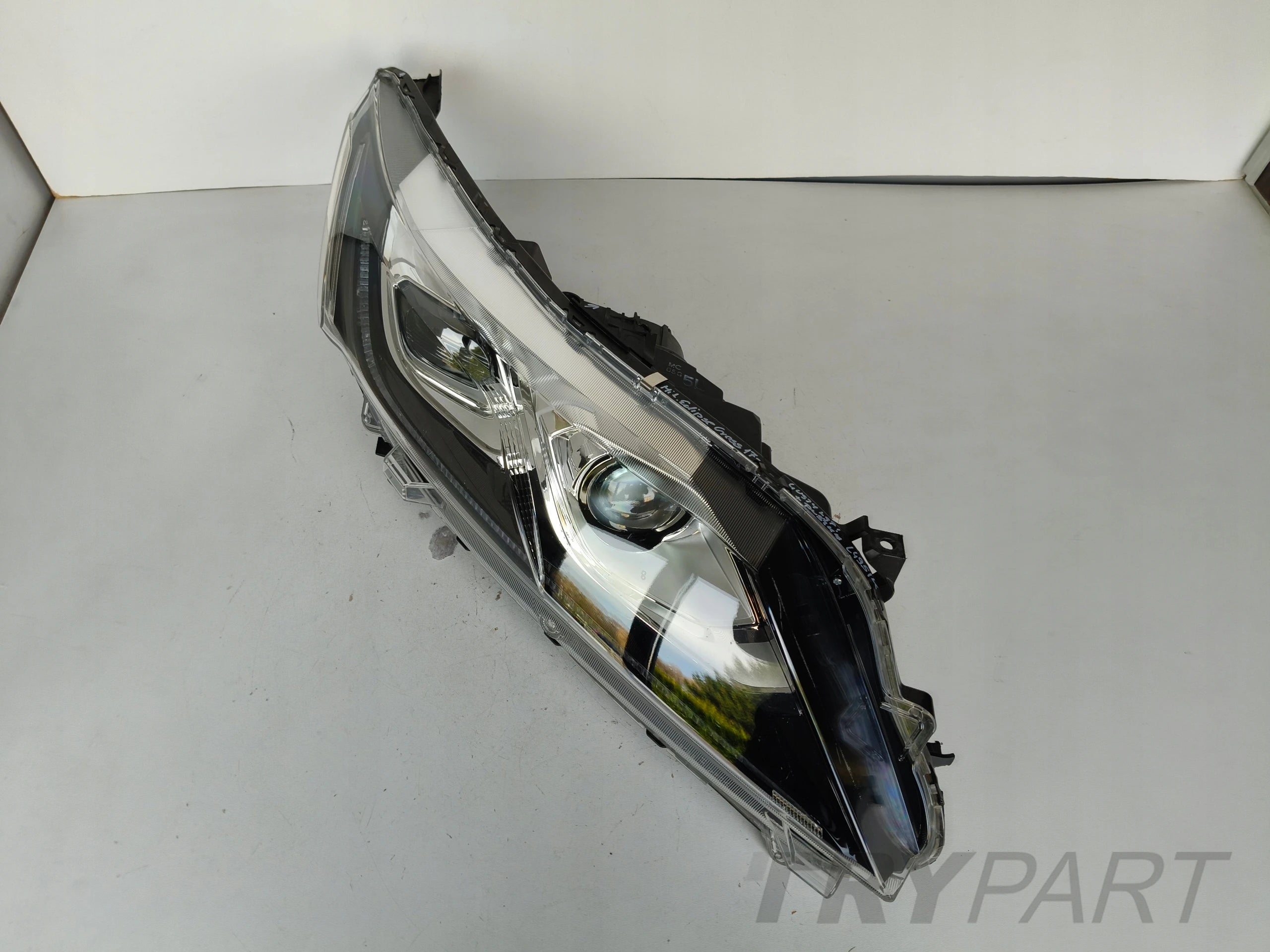 RIGHT HEADLIGHT MITSUBISHI ECLIPSE CROSS 17- LED