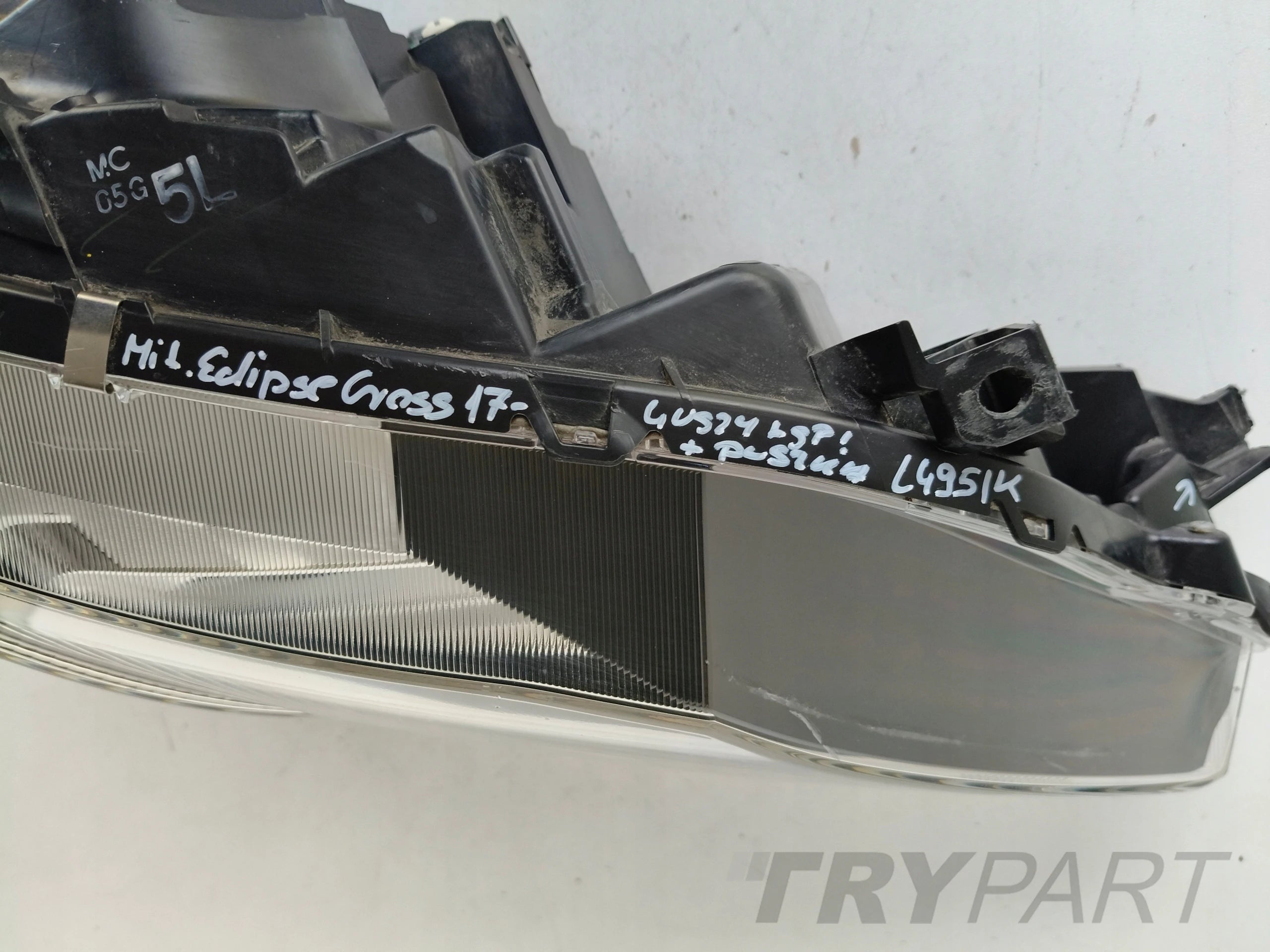 RIGHT HEADLIGHT MITSUBISHI ECLIPSE CROSS 17- LED