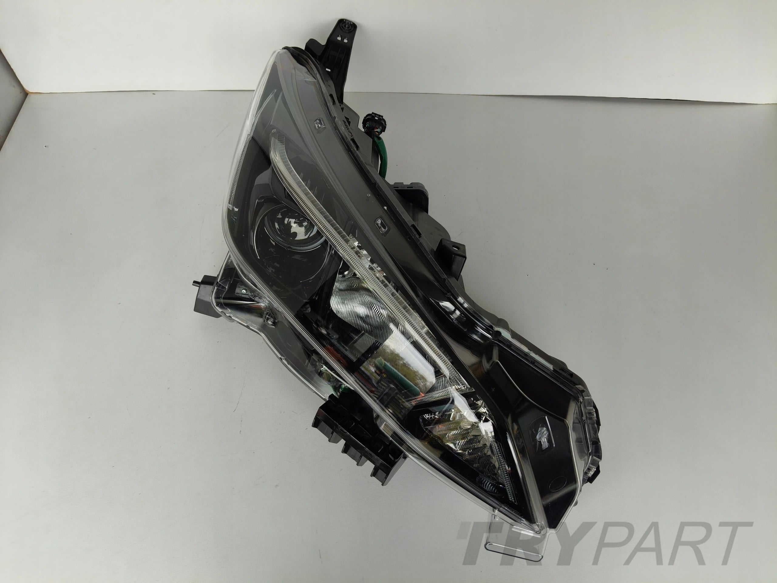 RIGHT HEADLIGHT NISSAN LEAF II 17- LED