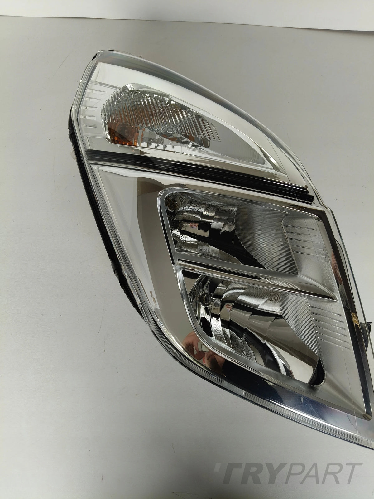RIGHT HEADLIGHT NISSAN NV400 11-