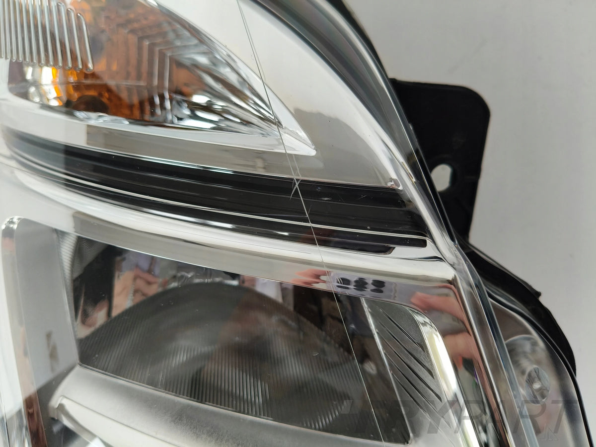 RIGHT HEADLIGHT NISSAN NV400 11-