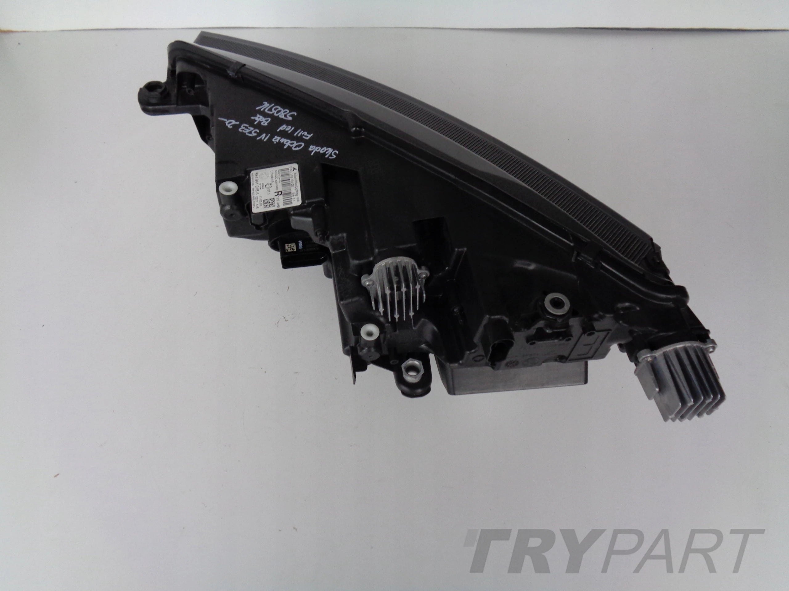 RIGHT HEADLIGHT SKODA OCTAVIA IV 5E3 20- FULL LED