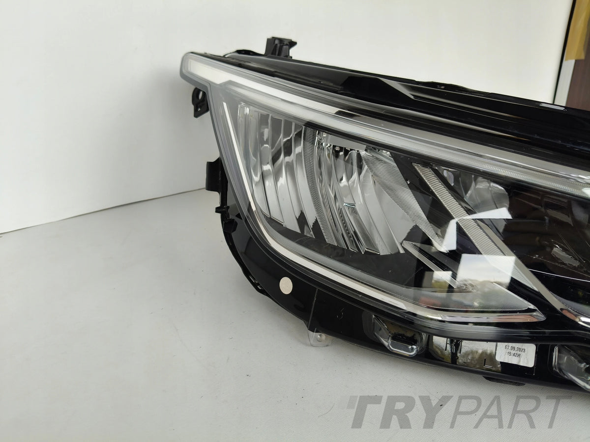 RIGHT HEADLIGHT VW GOLF VIII 8 5H 5H0 20- LED