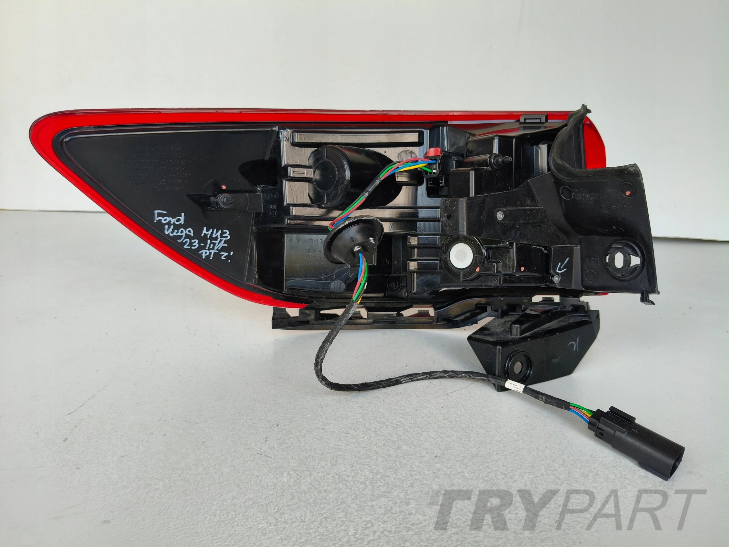 RIGHT TAIL LIGHT FOR FORD KUGA MK3 23- FACELIFT