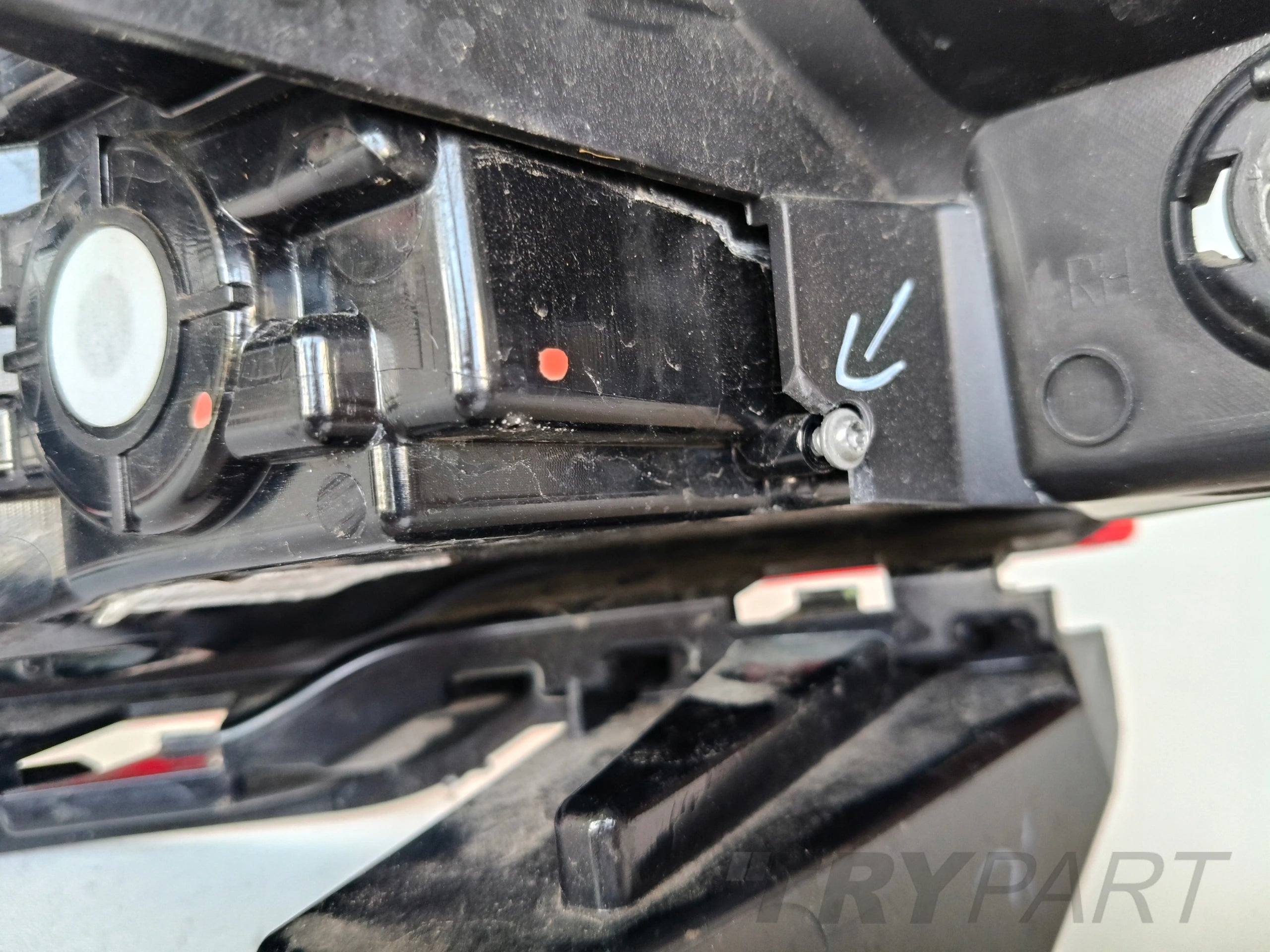 RIGHT TAIL LIGHT FOR FORD KUGA MK3 23- FACELIFT