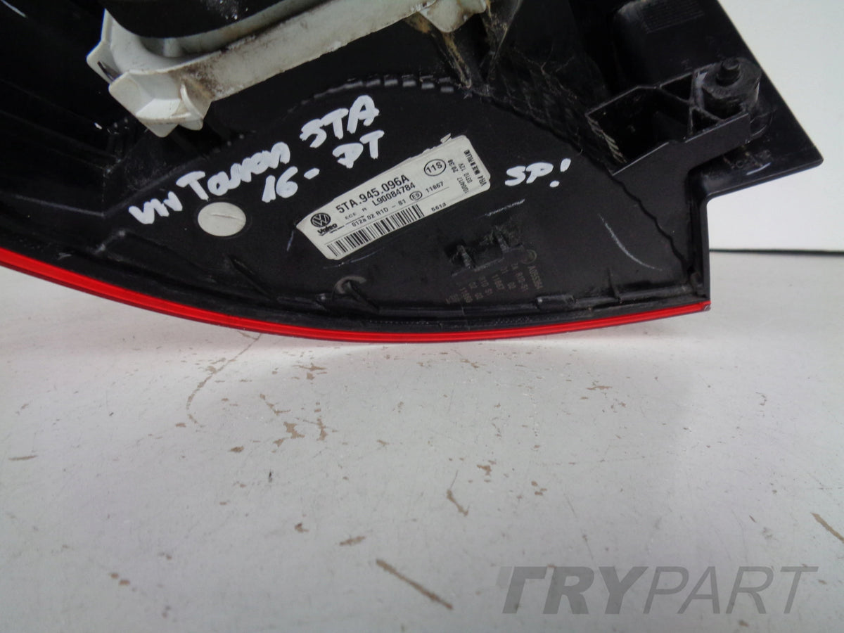 RIGHT TAIL LIGHT FOR VW TOURAN 5TA 16-