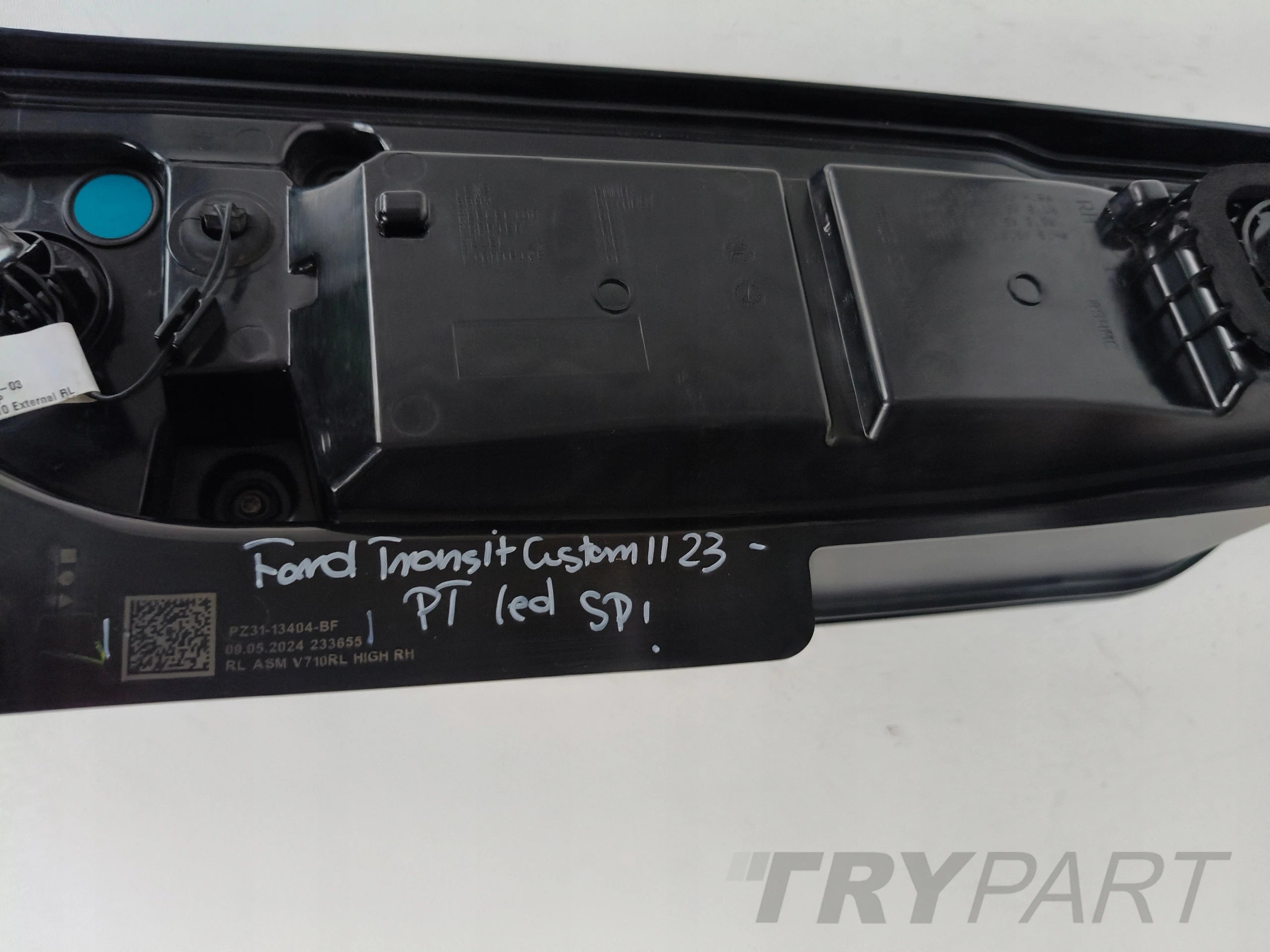 RIGHT TAIL LIGHT FORD TRANSIT CUSTOM II 23- LED