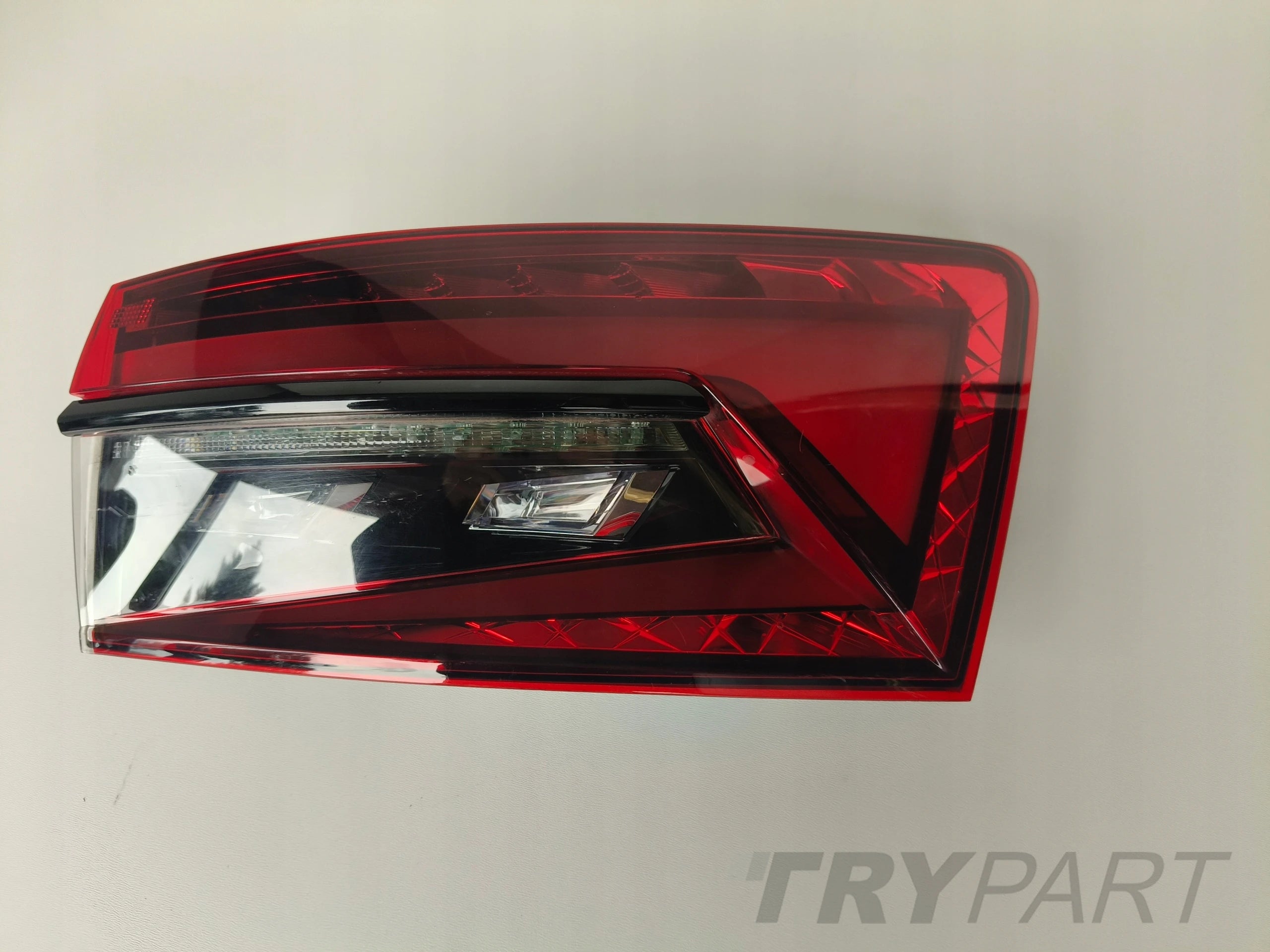RIGHT TAIL LIGHT SKODA SUPERB III 3 3V 3V9 19- FACELIFT ESTATE LED