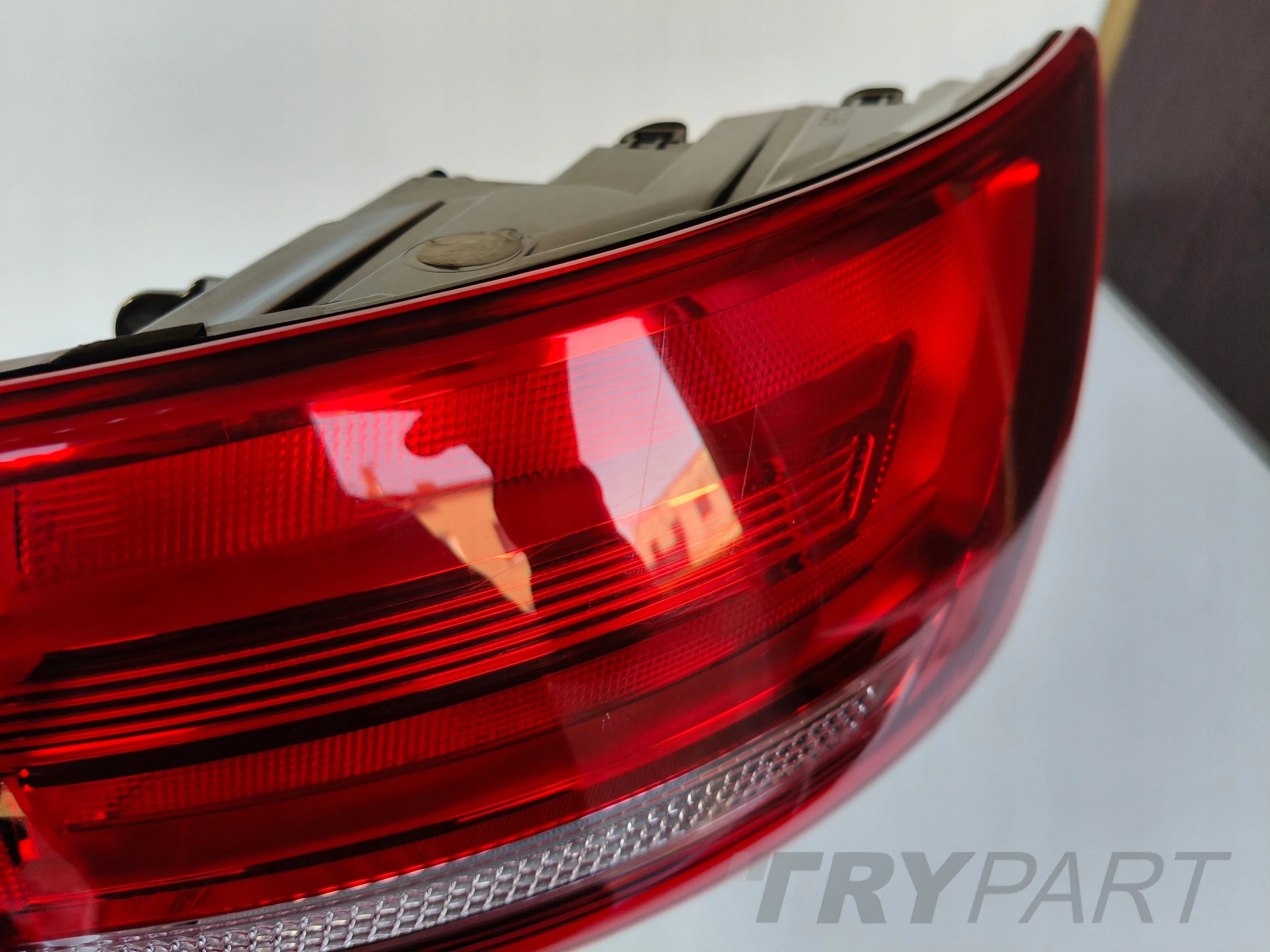 RIGHT TAILLIGHT AUDI A4 B9 8W 8W0 15- STATION WAGON