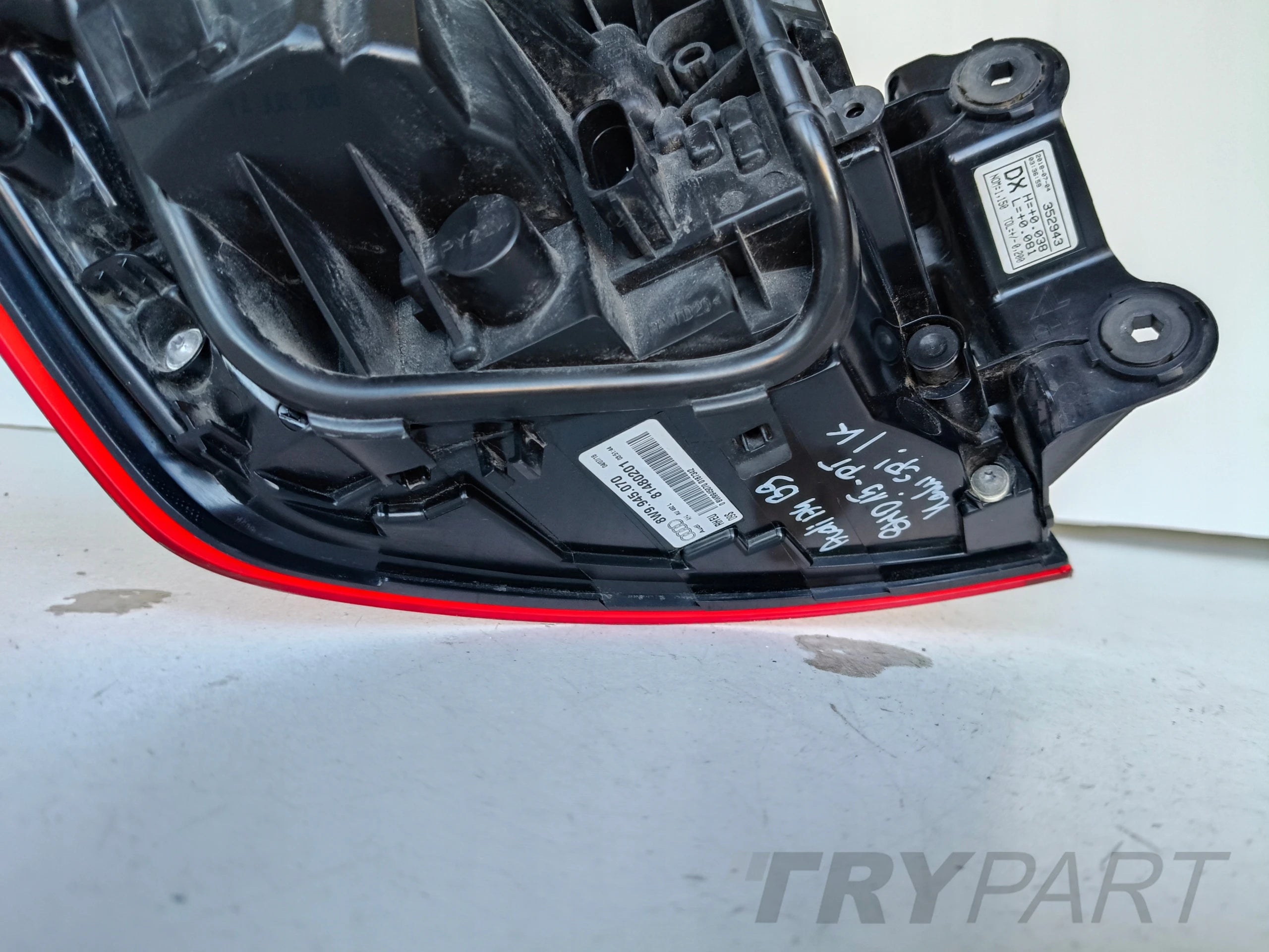 RIGHT TAILLIGHT AUDI A4 B9 8W 8W0 15- STATION WAGON