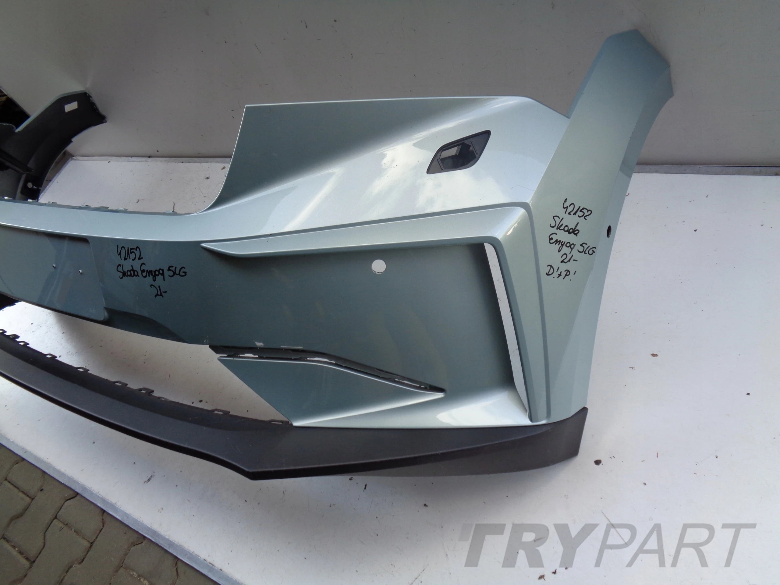SKODA ENYAQ 5LG 21- FRONT BUMPER NO. 42152