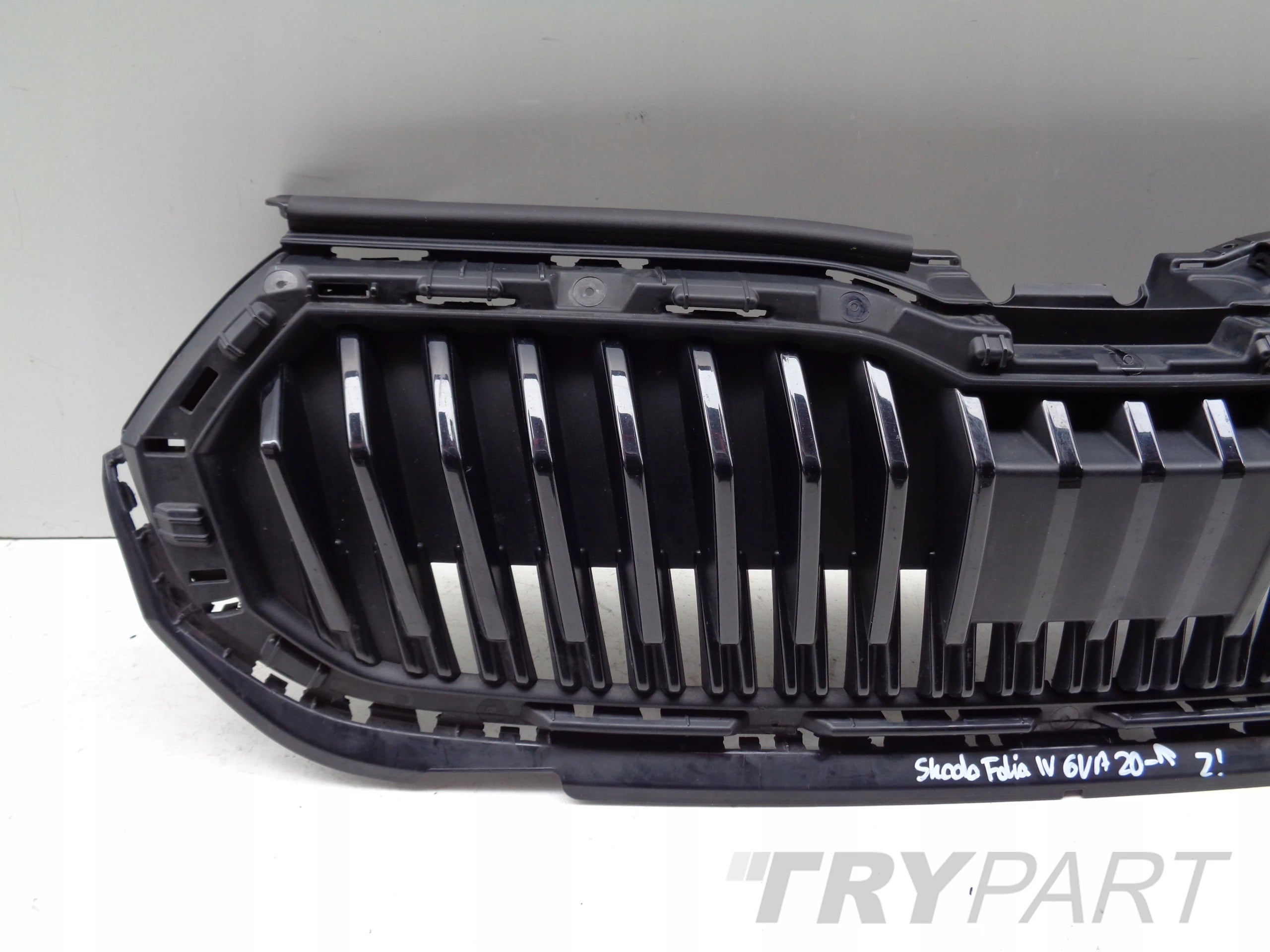 SKODA FABIA IV 4 6VA 20- Radiator Grille