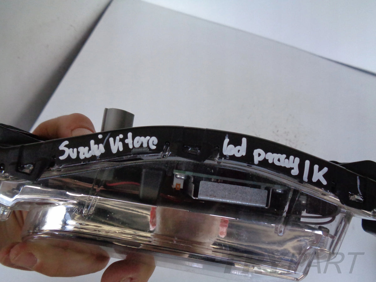 SUZUKI VITARA III 15- RIGHT LED FOG LIGHT