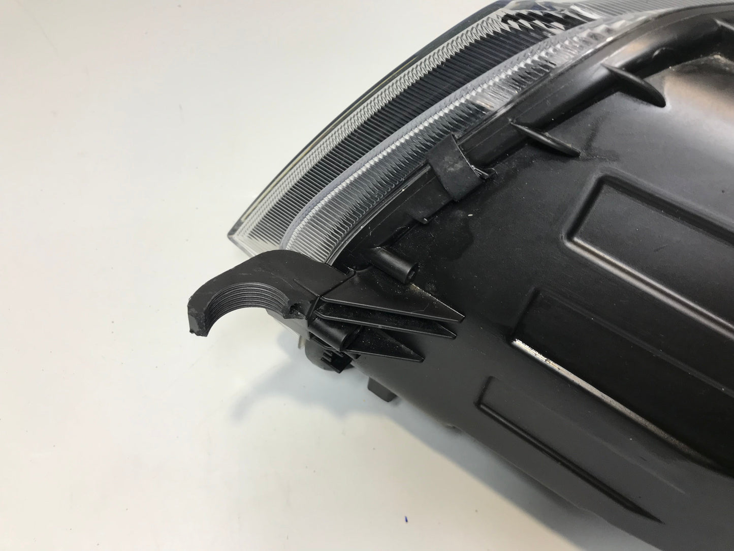 Skoda Octavia 3 III 5E0  2016-2019 Front Headlight Right Side 5E1941018  ( LHD )