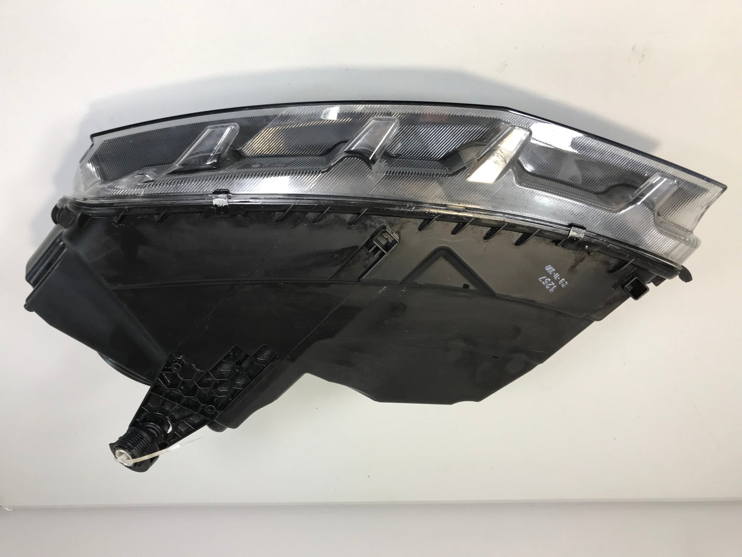 Skoda Octavia 3 III 5E0  2016-2019 Front Headlight Right Side 5E1941018  ( LHD )