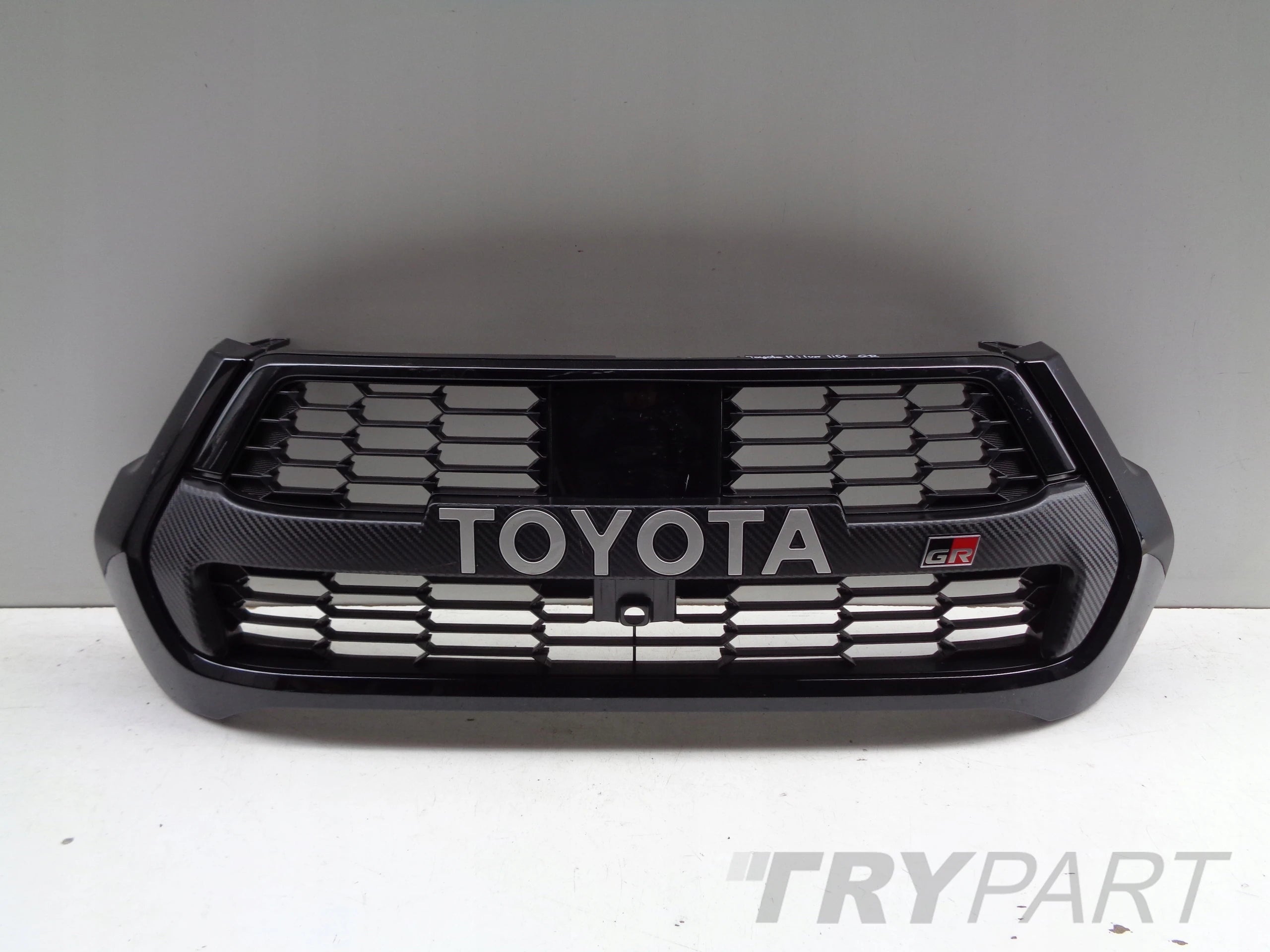TOYOTA HILUX 20- LIFT GR SPORT RADIATOR GRILLE