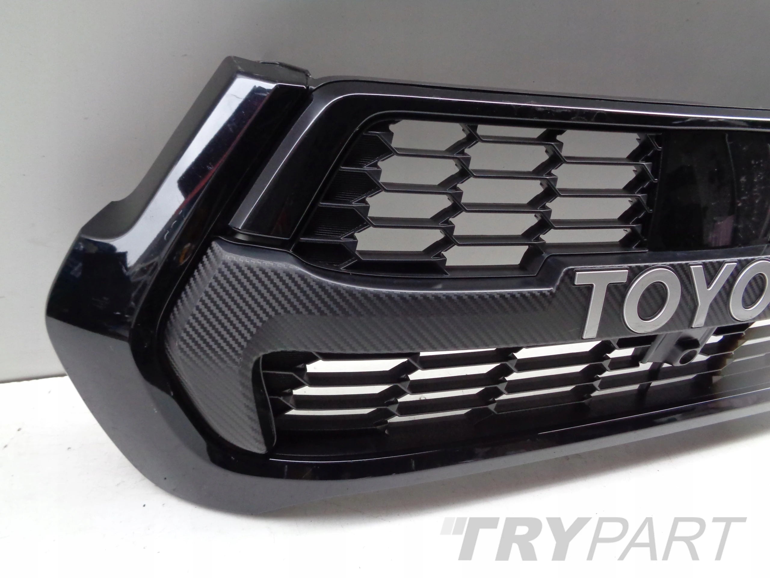 TOYOTA HILUX 20- LIFT GR SPORT RADIATOR GRILLE